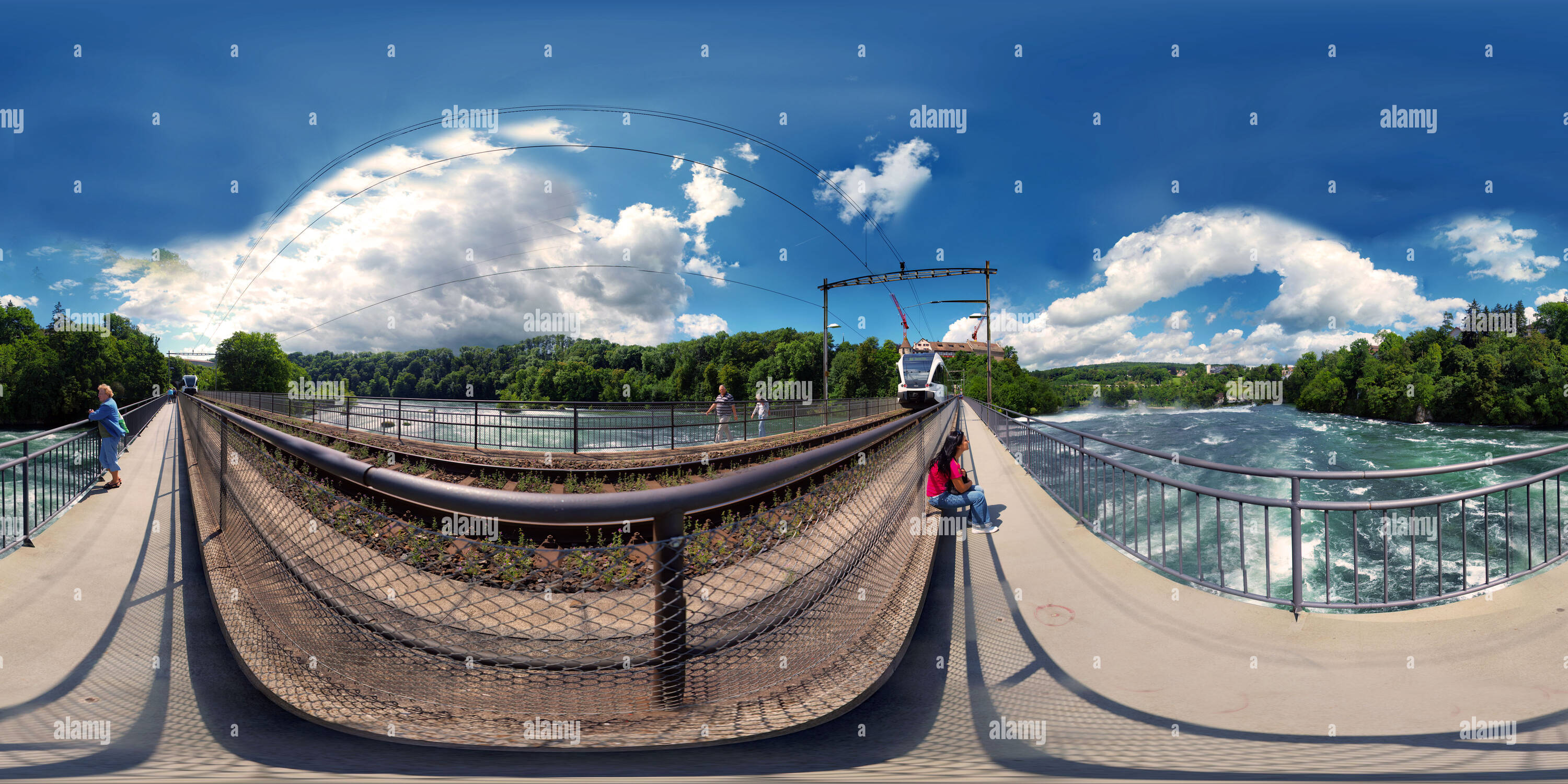 360 Grad Panorama Ansicht von Die trainbridge am Rheinfall in Schaffhausen