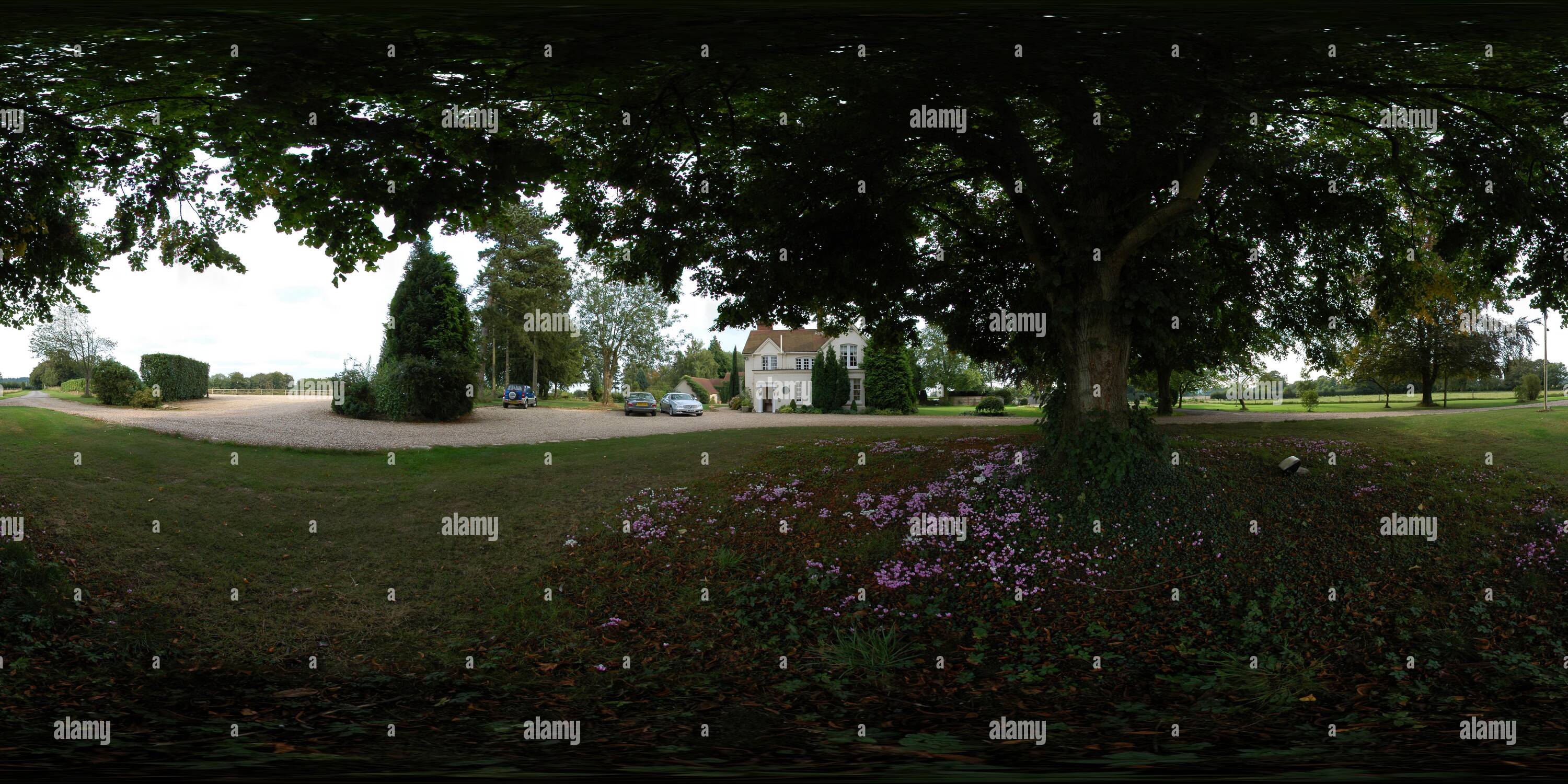 360 Grad Panorama Ansicht von Esseborne Manr Hotel - Rasen vor