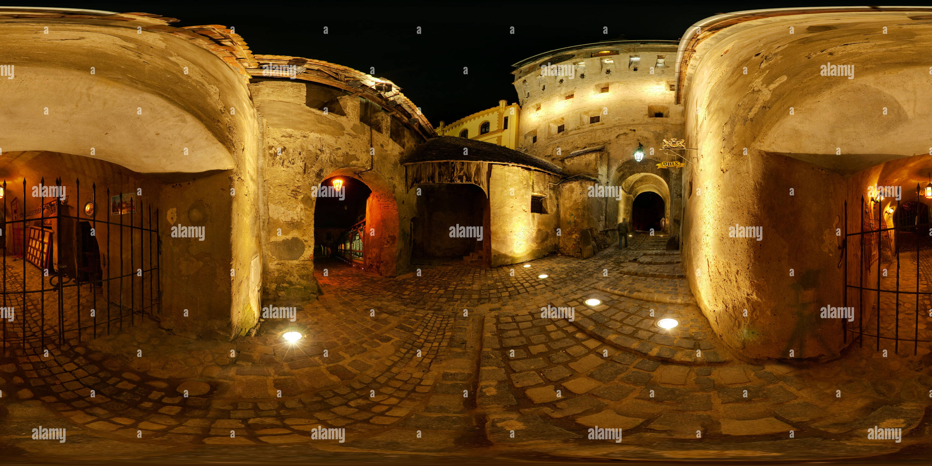 360 Grad Panorama Ansicht von Unter dem Uhrturm in Sighisoara