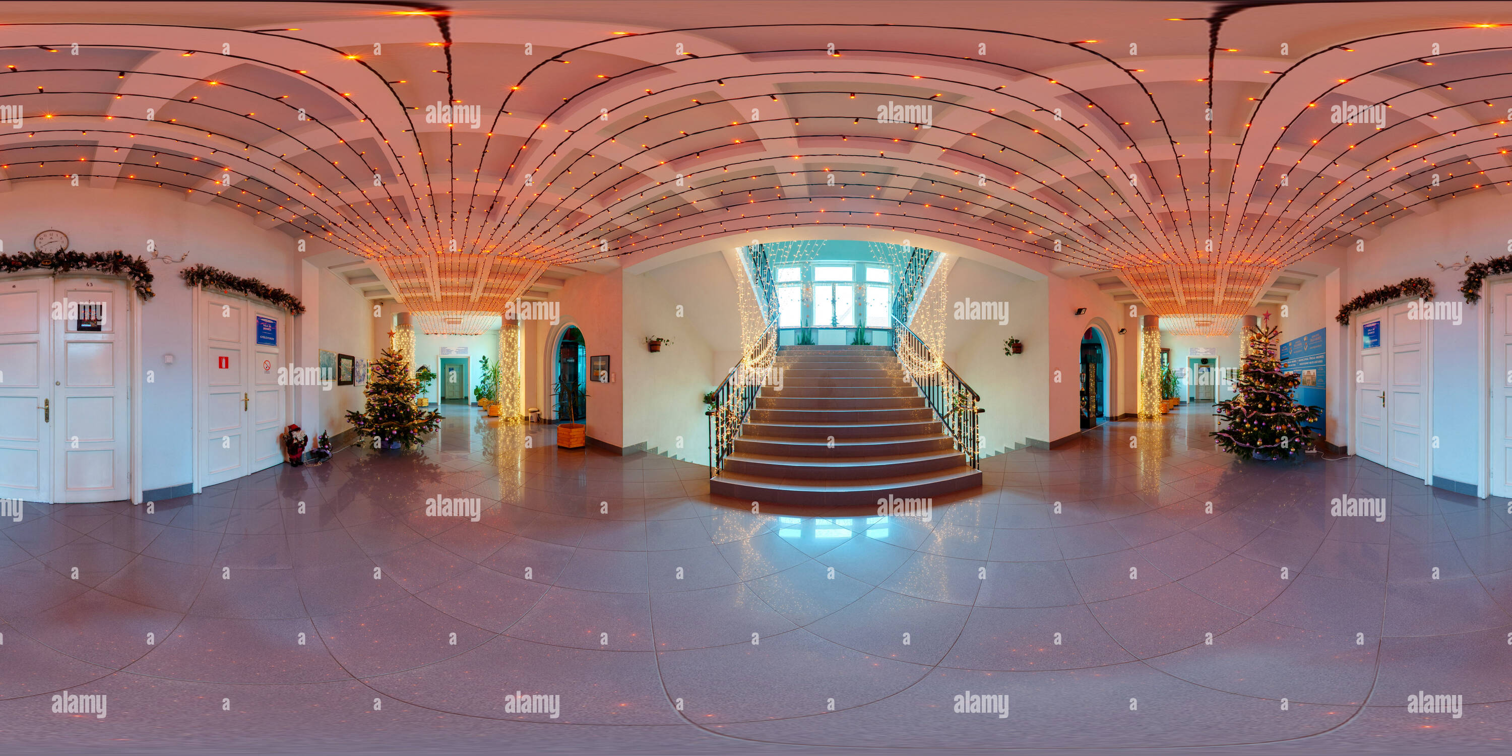 360 Grad Panorama Ansicht von Ersten Stock des Targu Mures Rathaus