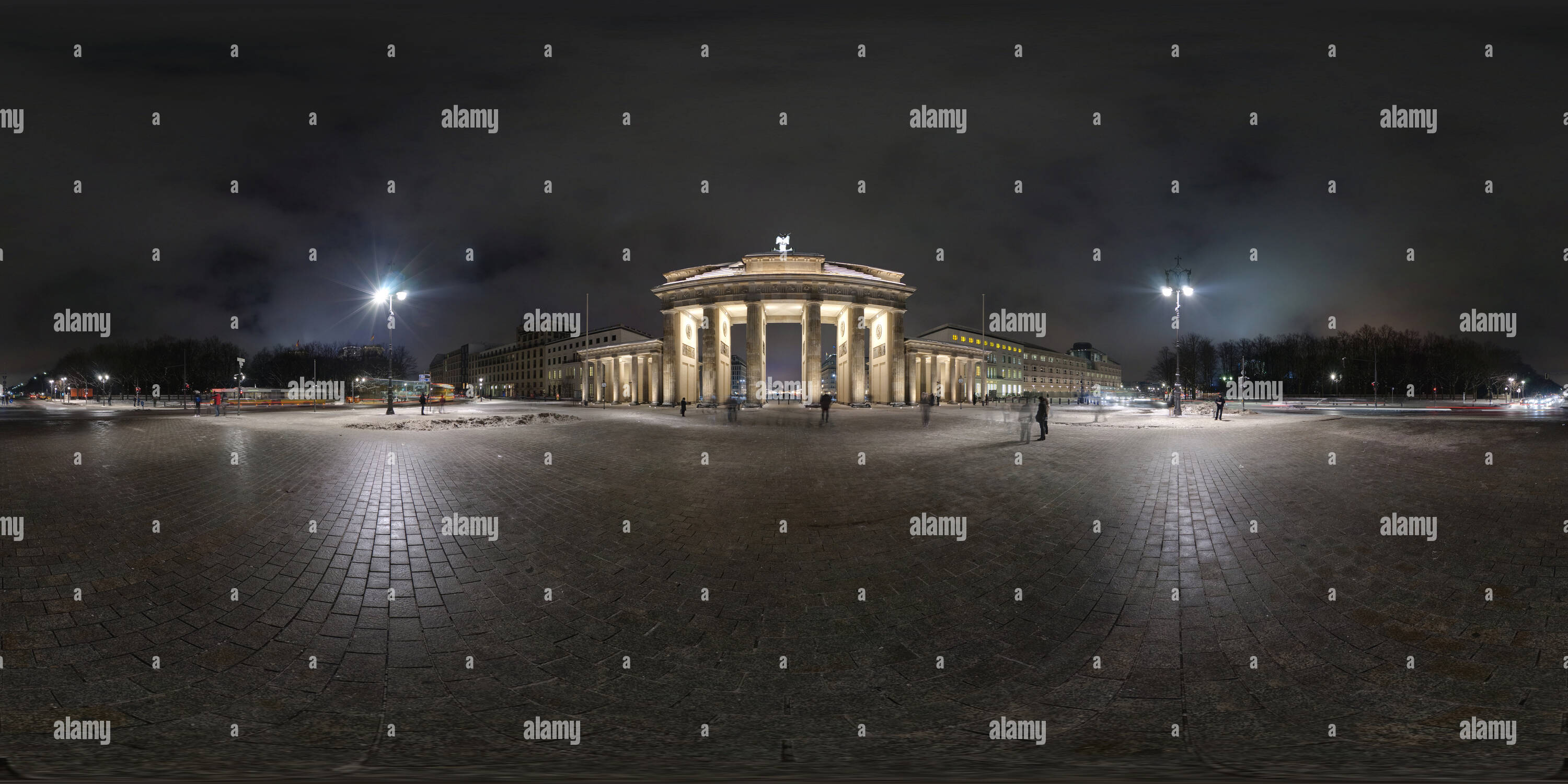 360 Grad Panorama Ansicht von Berlin. Brandenburgertor, 02.