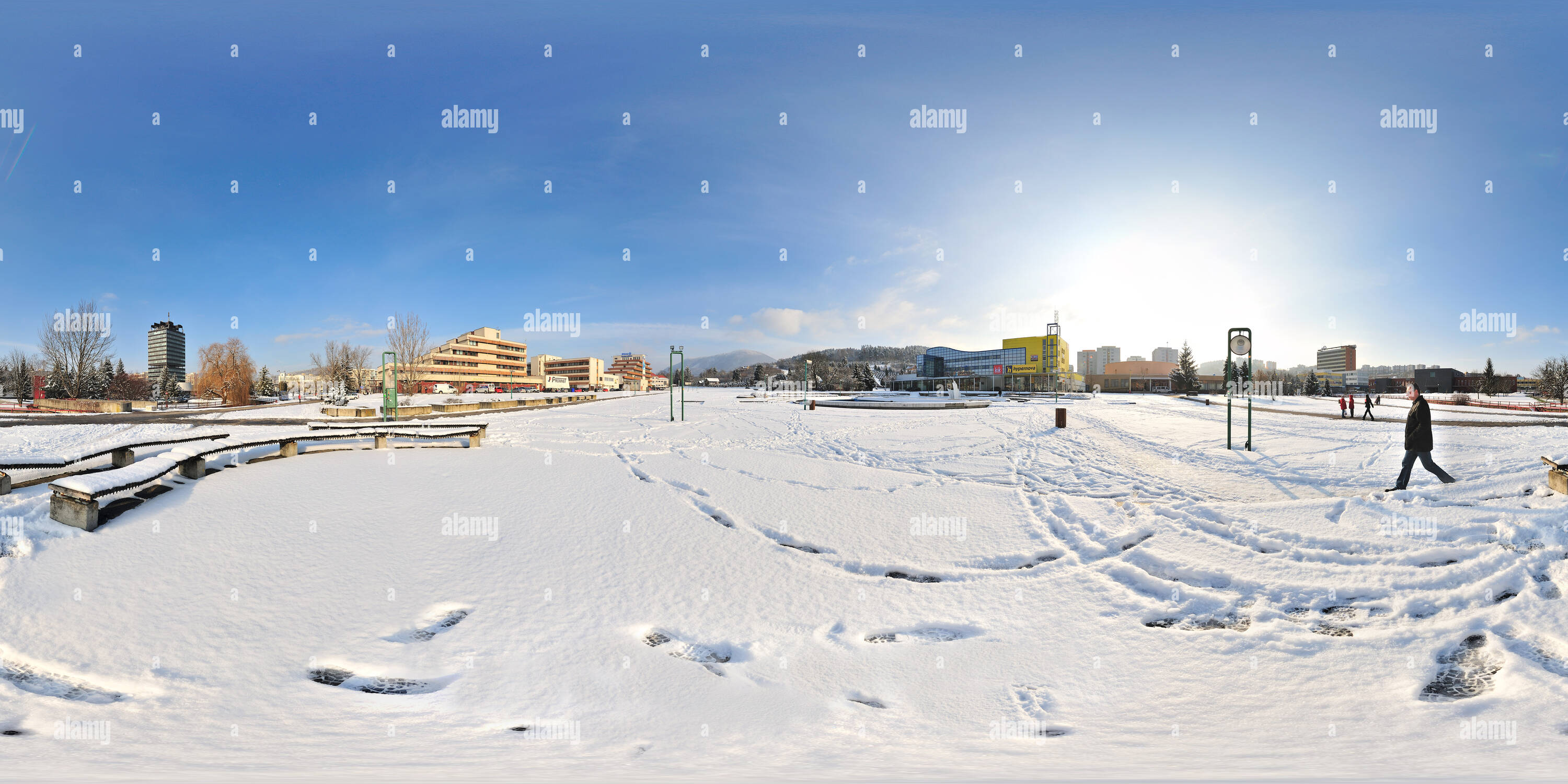 360 Grad Panorama Ansicht von Považská Bystrica - Brunnen