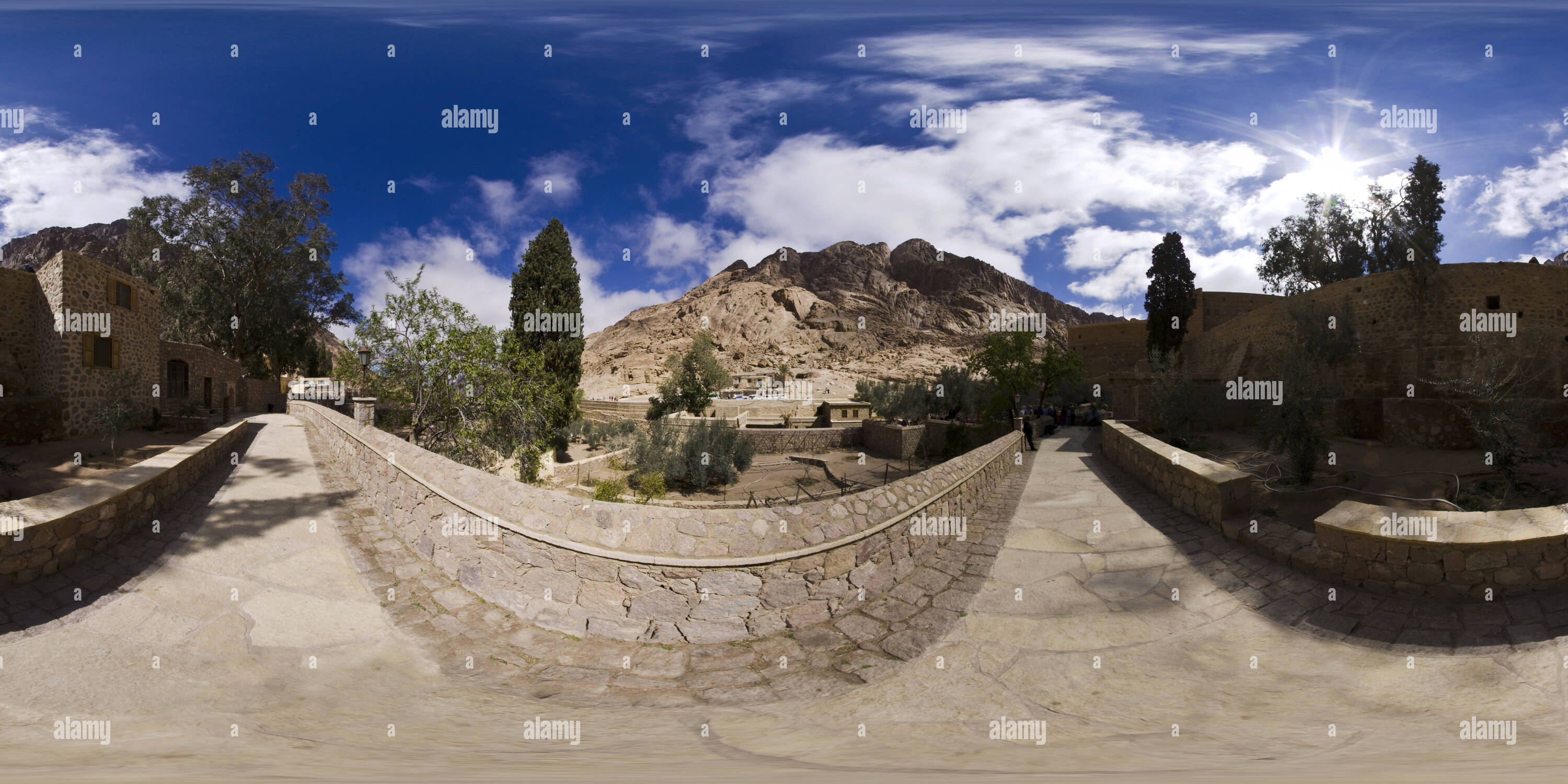 360 Grad Panorama Ansicht von Garten in die St Katherine's Kloster