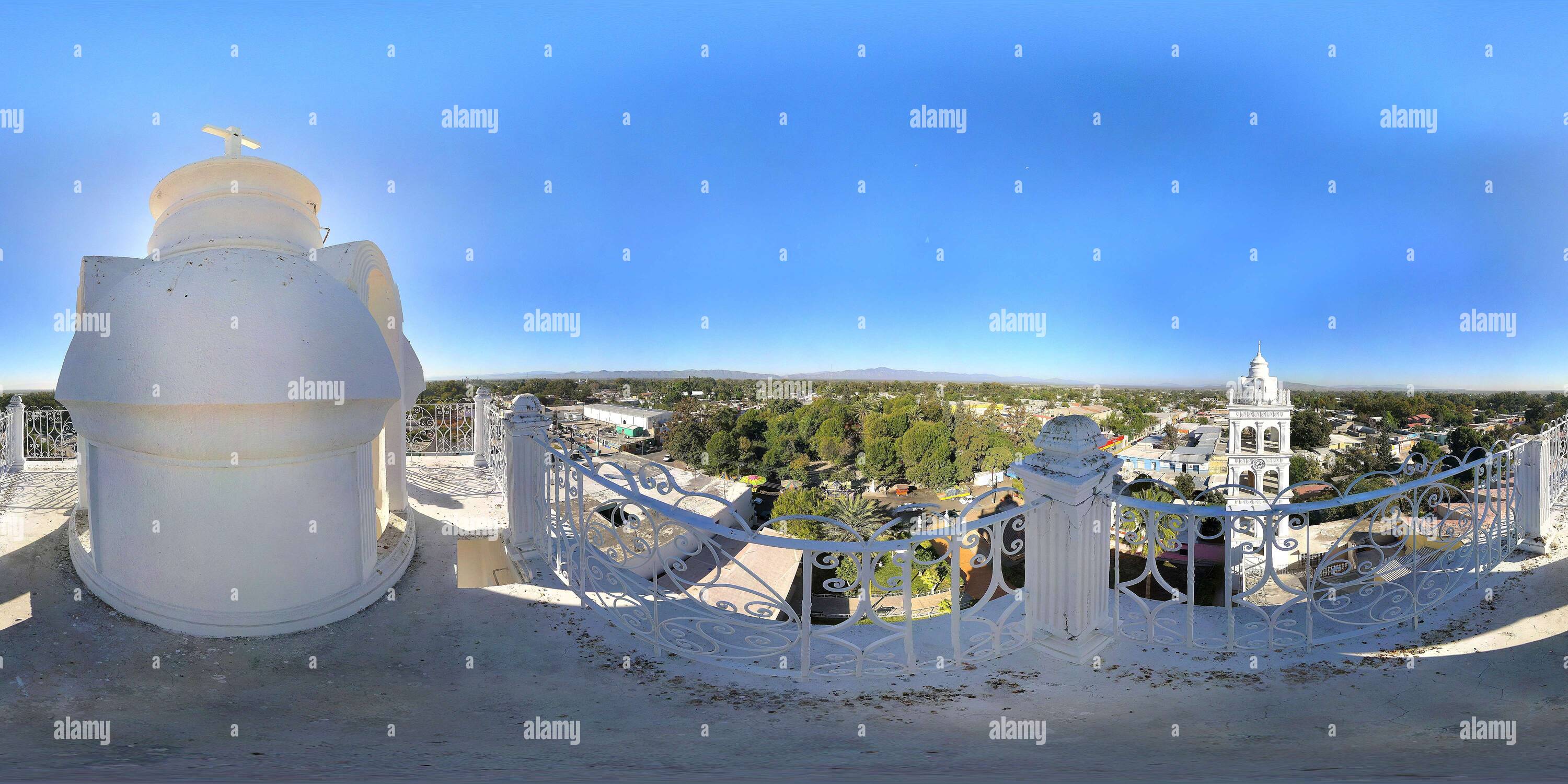 360 Grad Panorama Ansicht von Vista desde La Torre De La Iglesia San Buenaventura Coahuila