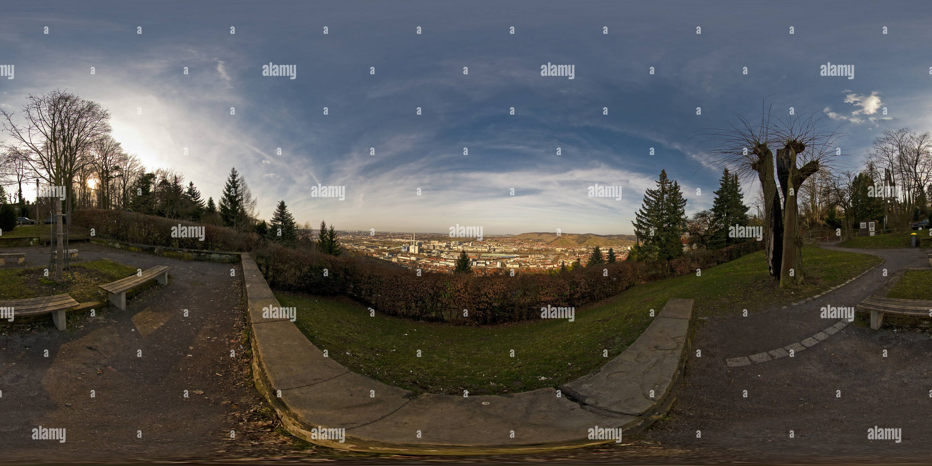 360 Grad Panorama Ansicht von Blick auf Stuttgart - Waldebende Osten