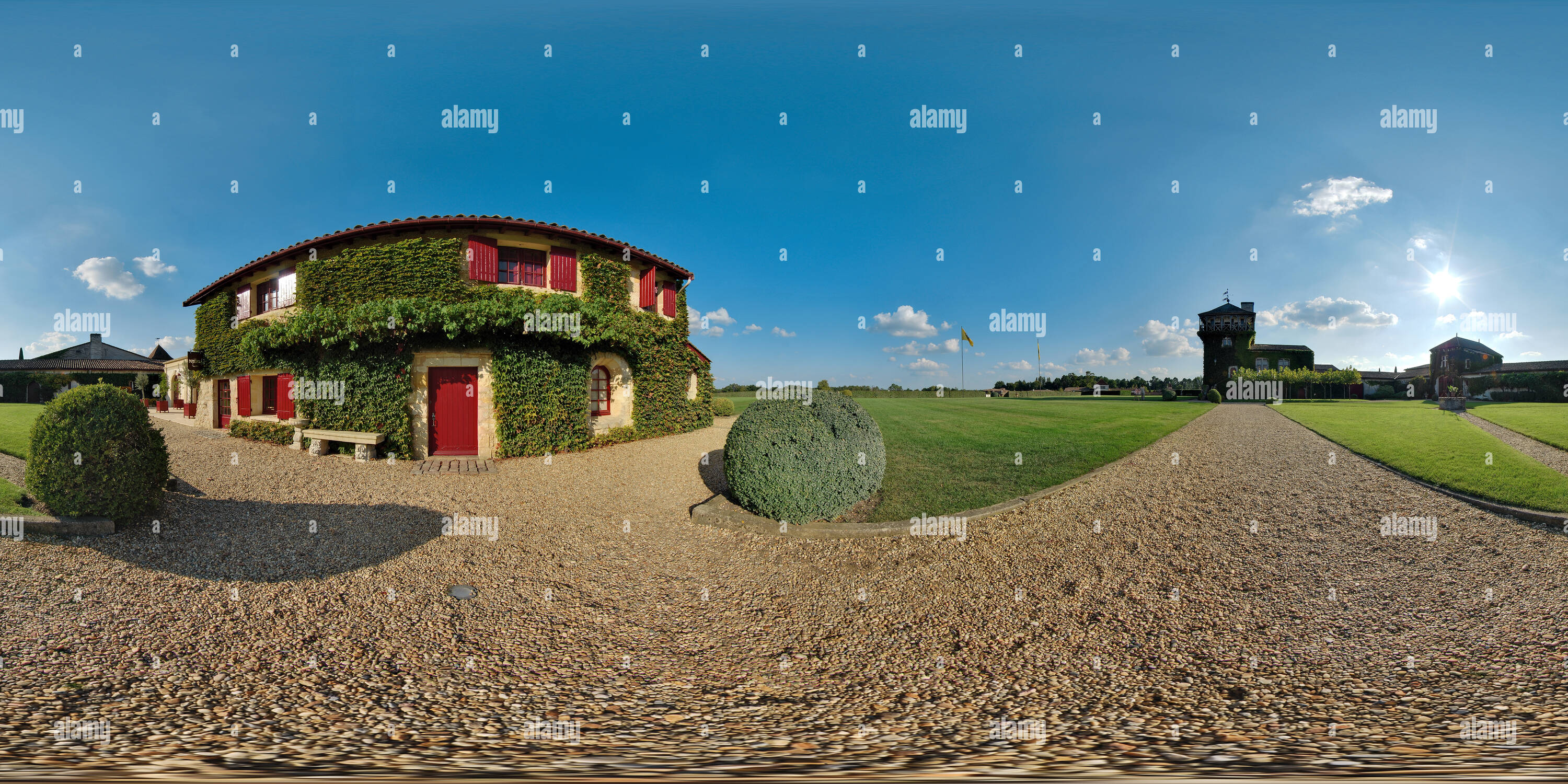 360 Grad Panorama Ansicht von Cour intérieure du Château Smith-Haut-Lafitte - Frankreich