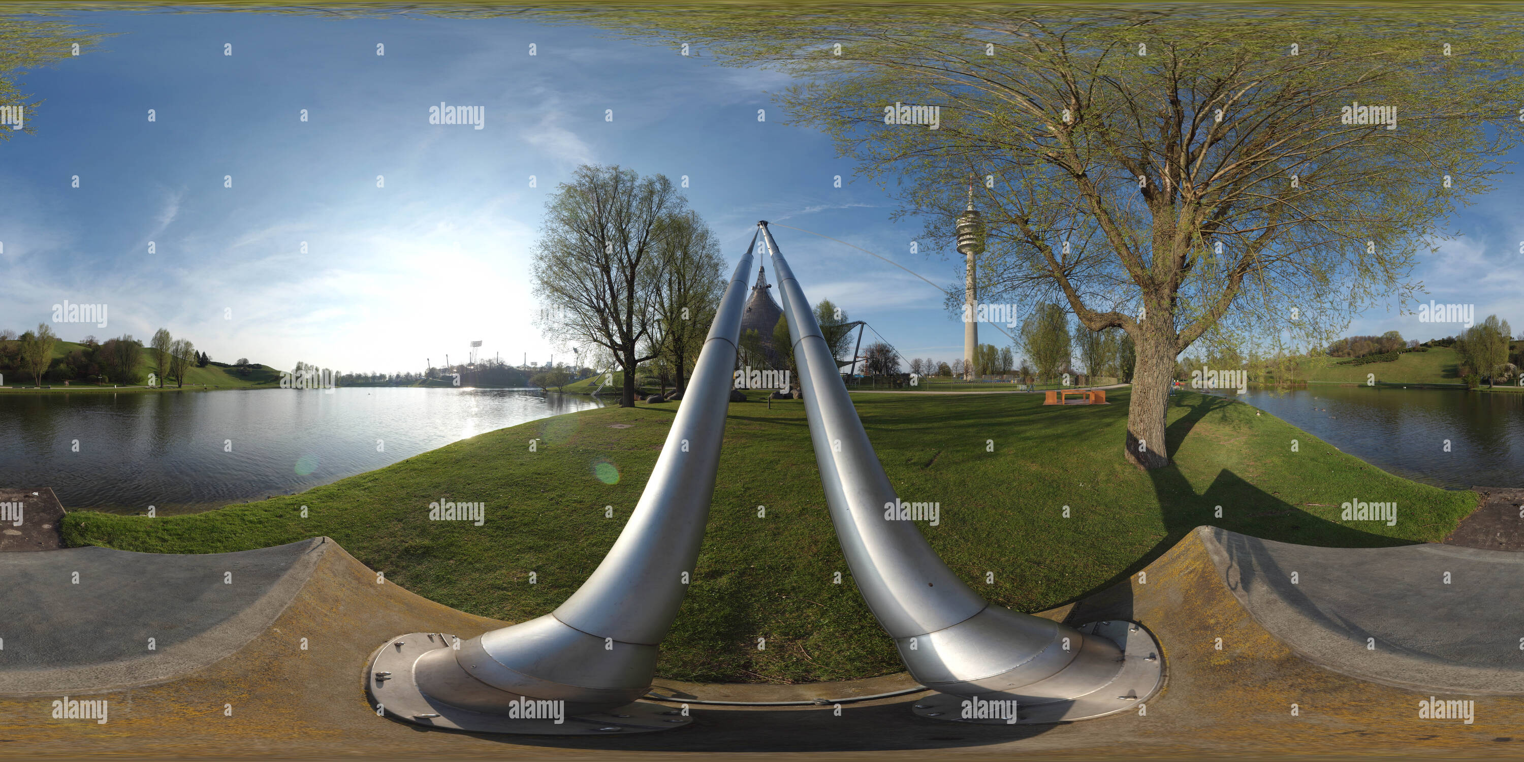 360 Grad Panorama Ansicht von Olympiasee im Olympiapark