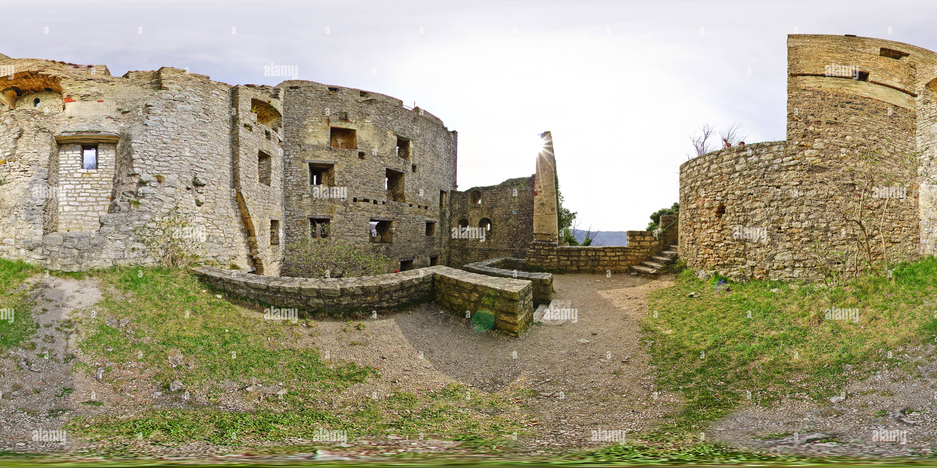 360 Grad Panorama Ansicht von Atrium der Burg Ruine Reussenstein