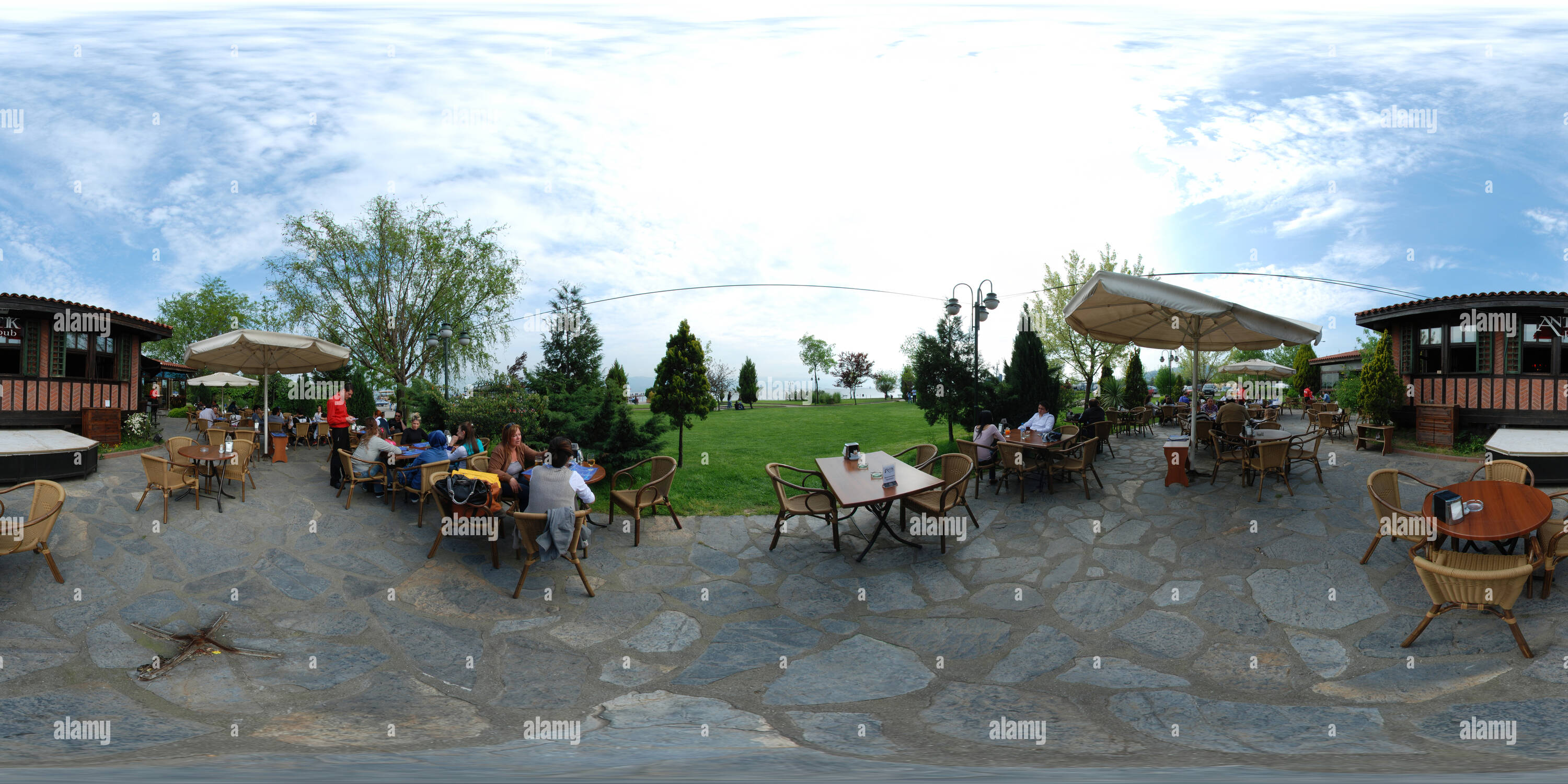 360 Grad Panorama Ansicht von Antik Pub-Bahçe