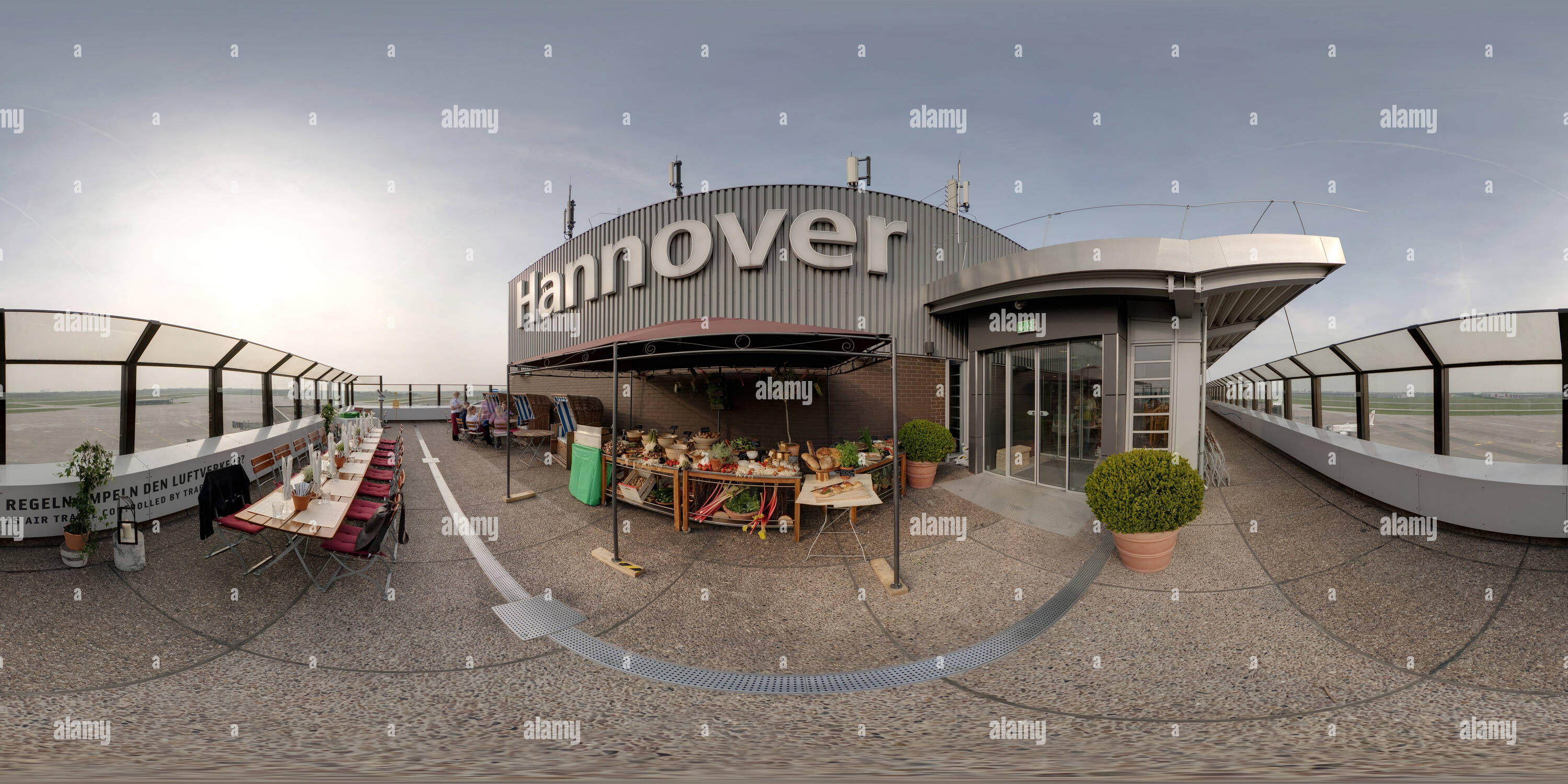 360 Grad Panorama Ansicht von Der Hannover Airport. Aussichtsterrasse.