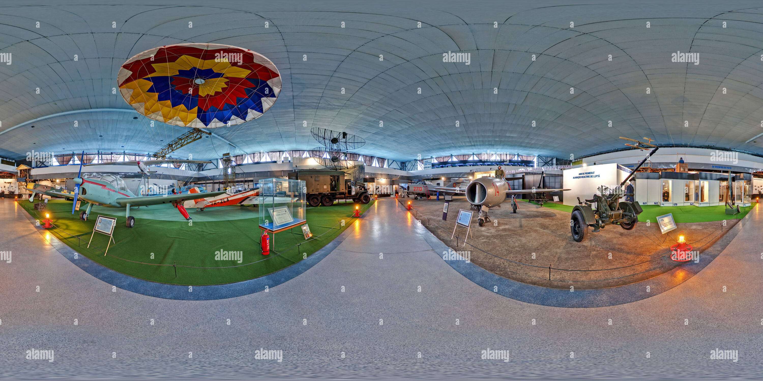 360 Grad Panorama Ansicht von Das Luftfahrtmuseum in Bukarest (12)