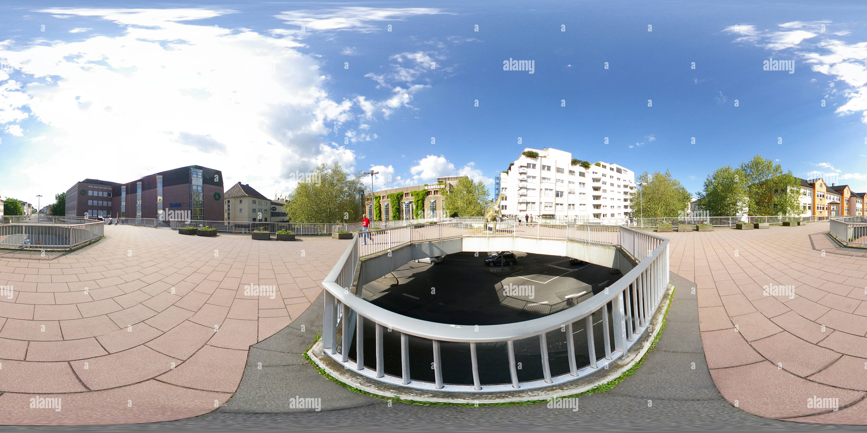 360 Grad Panorama Ansicht von Die "Elephant Wc' am Anfang der Einkaufsstraße Seltersweg, Gießen, Deutschland