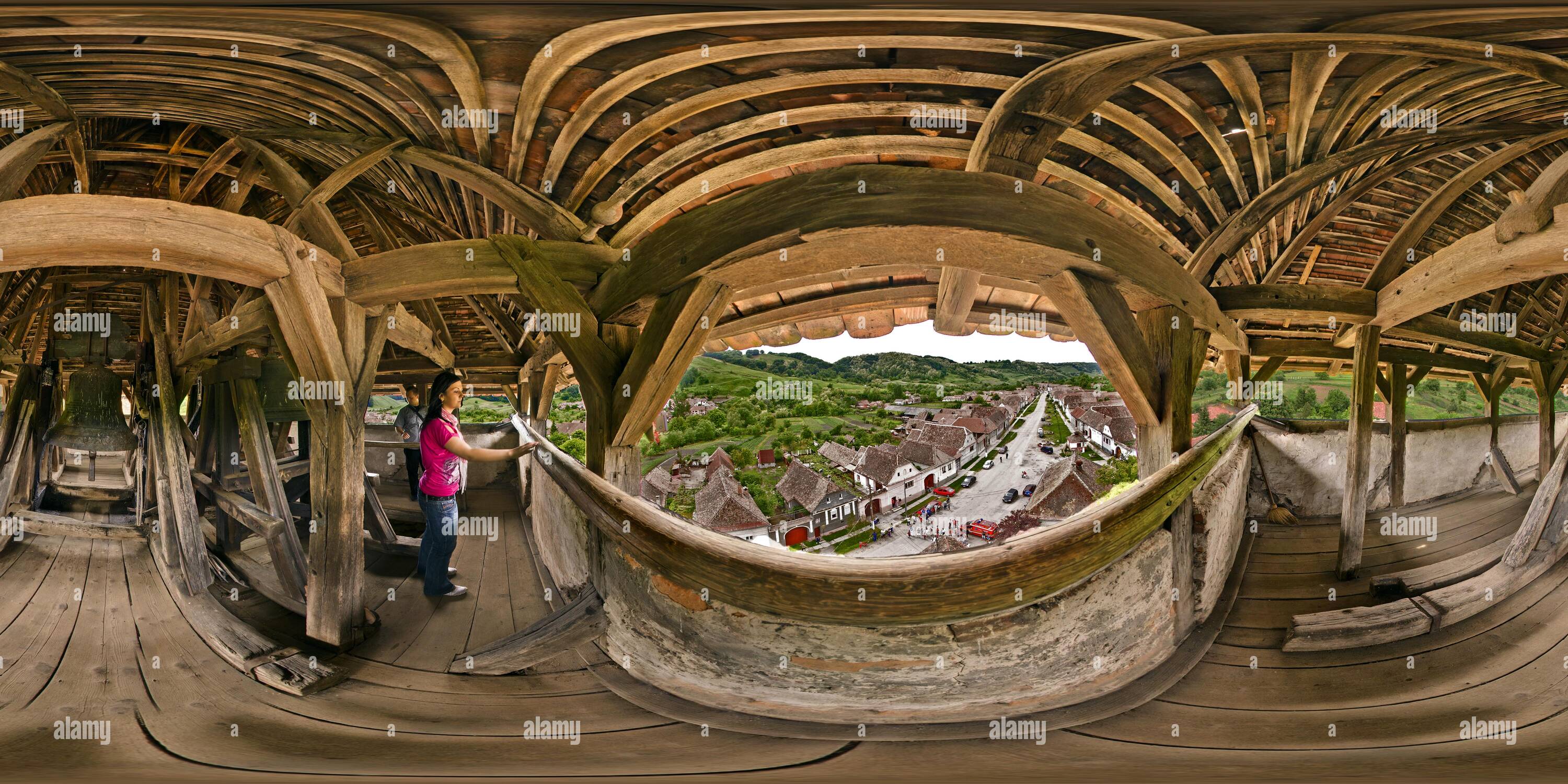 360 Grad Panorama Ansicht von Im Turm der Kirche in Wein Tal (Wurmloch)