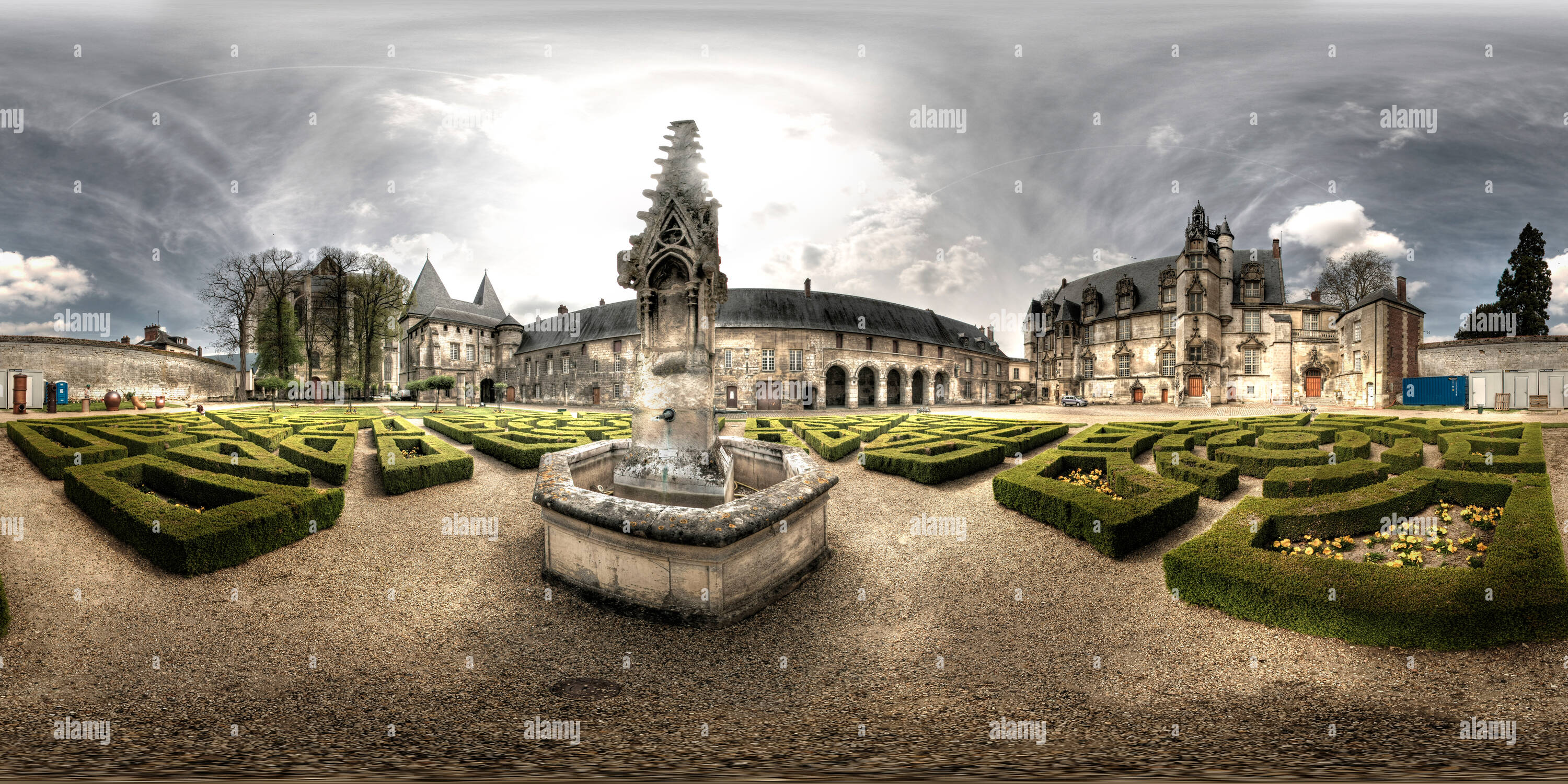 360 Grad Panorama Ansicht von Musée Départemental de l'Oise
