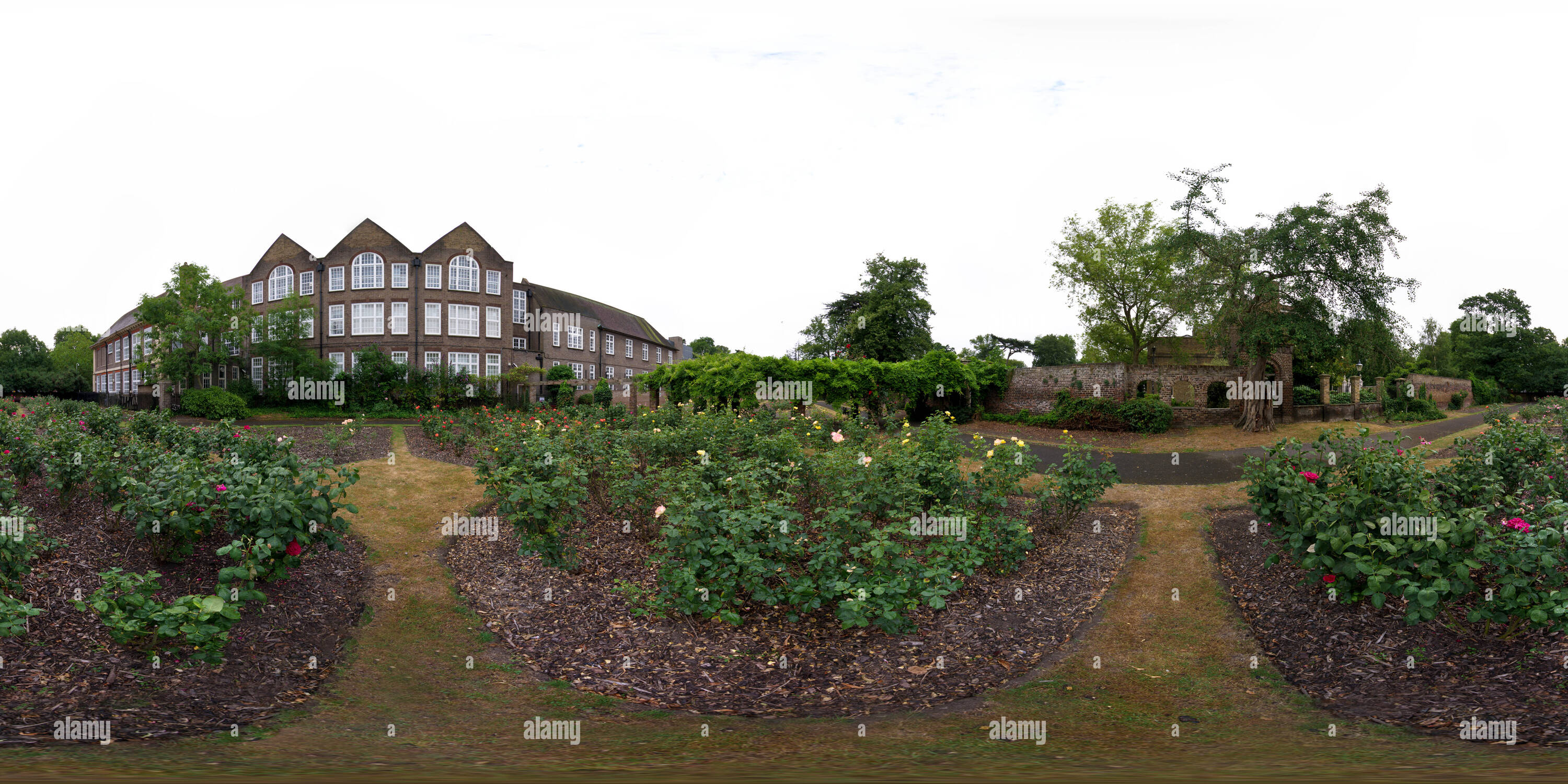 360 Grad Panorama Ansicht von Gärten von Pitzhanger Manor House, Walpole Park