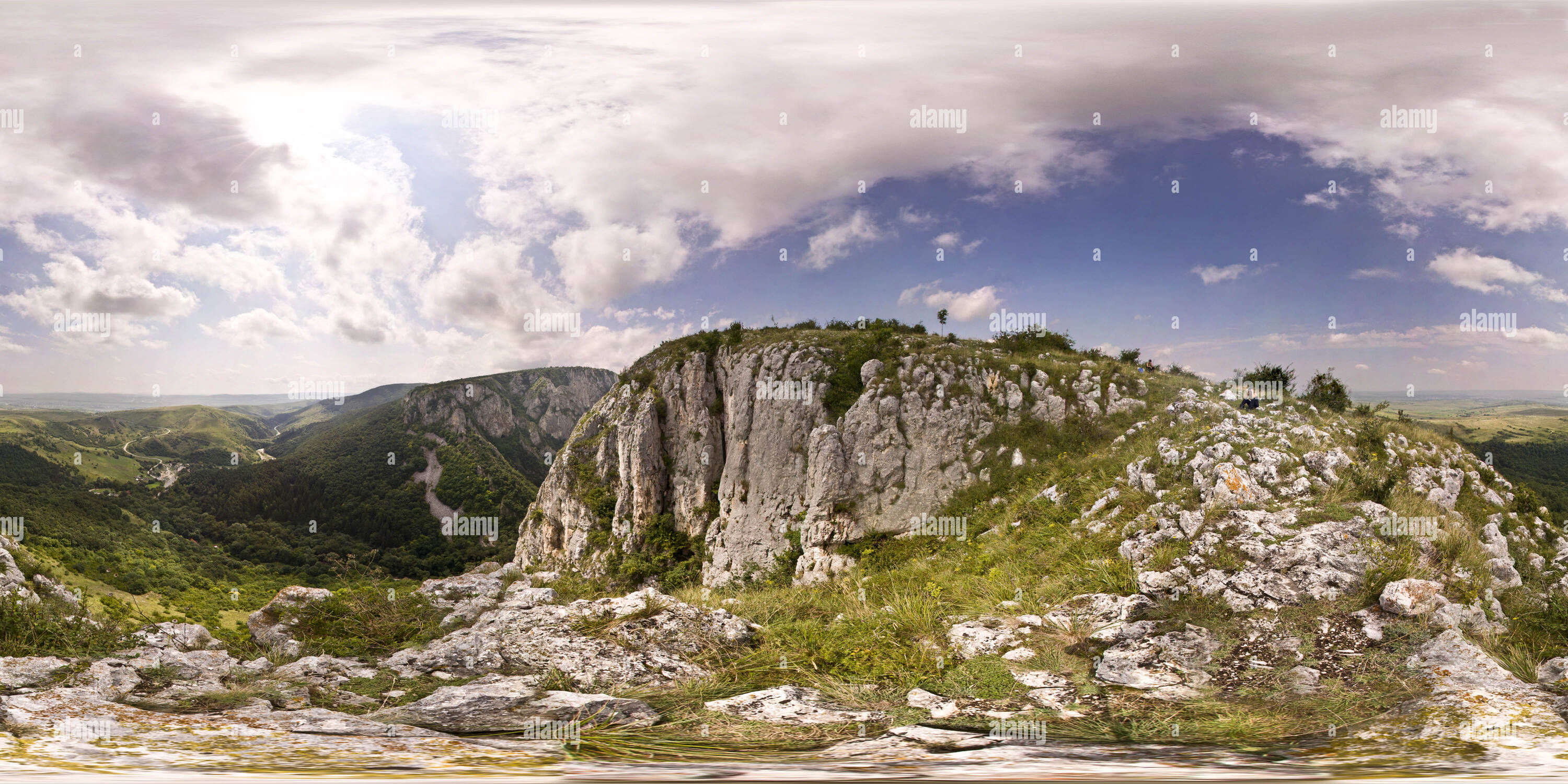 360 Grad Panorama Ansicht von Schön und wild Ansicht von der Kante des Werk Turda Gorges