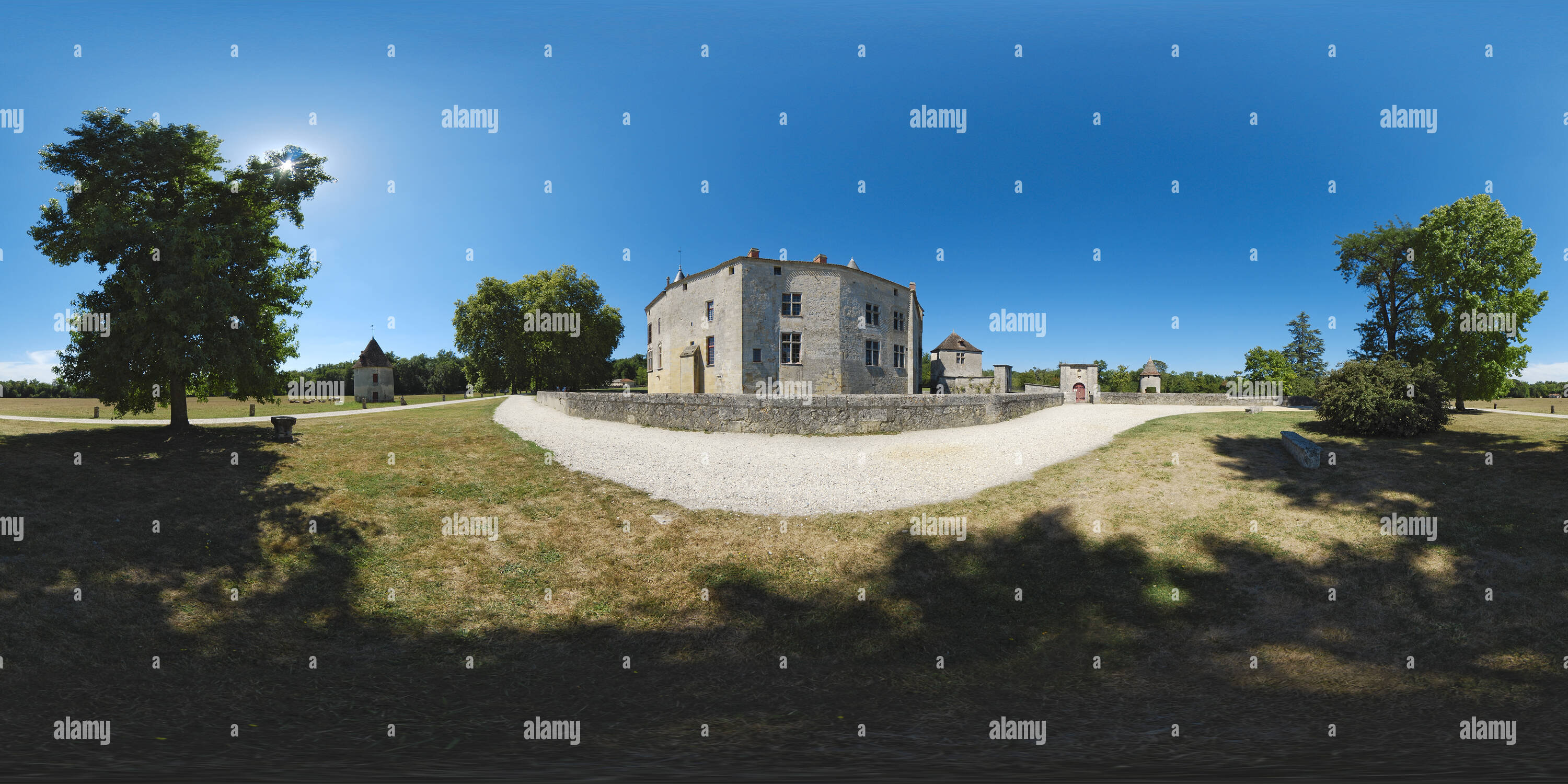 360 Grad Panorama Ansicht von La Façade du Château de La Brède - Frankreich