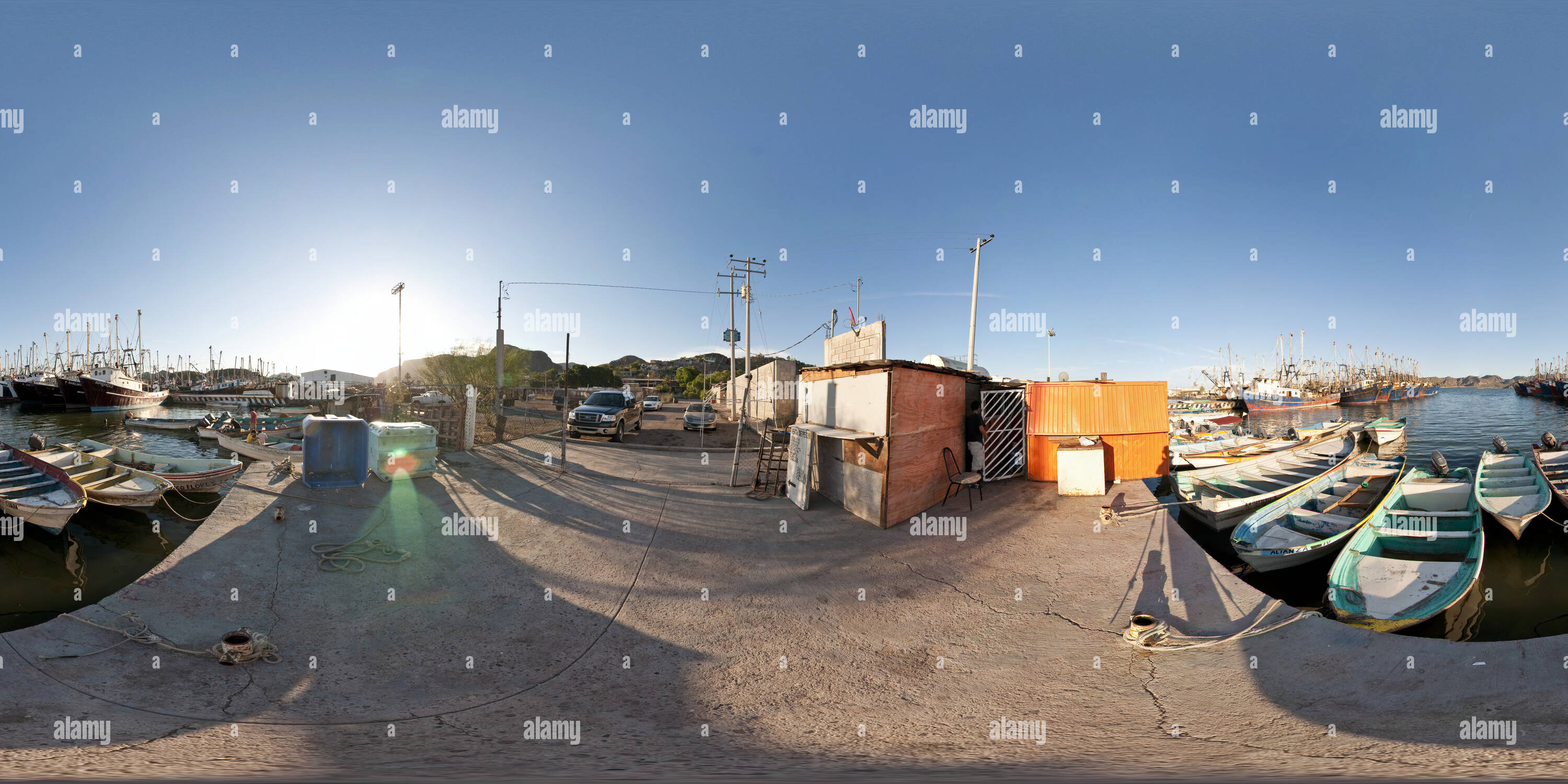 360 Grad Panorama Ansicht von Fischerboote in Guaymas Port