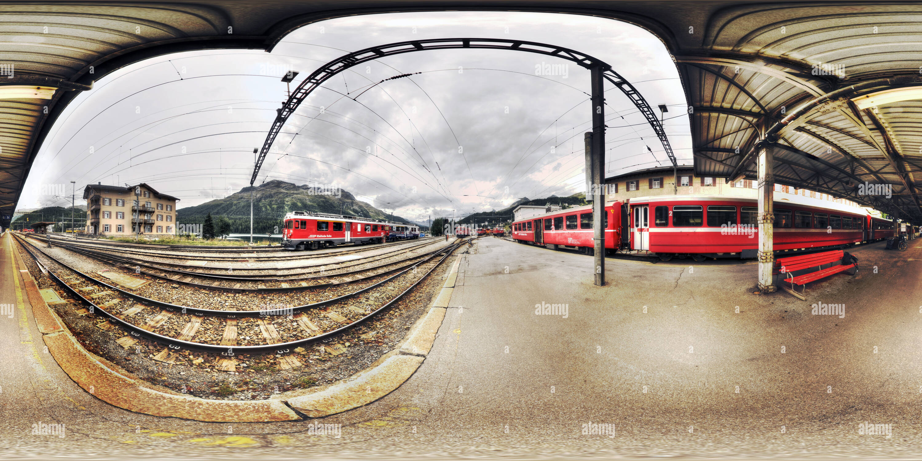 360 Grad Panorama Ansicht von Bahnhof St. Moritz