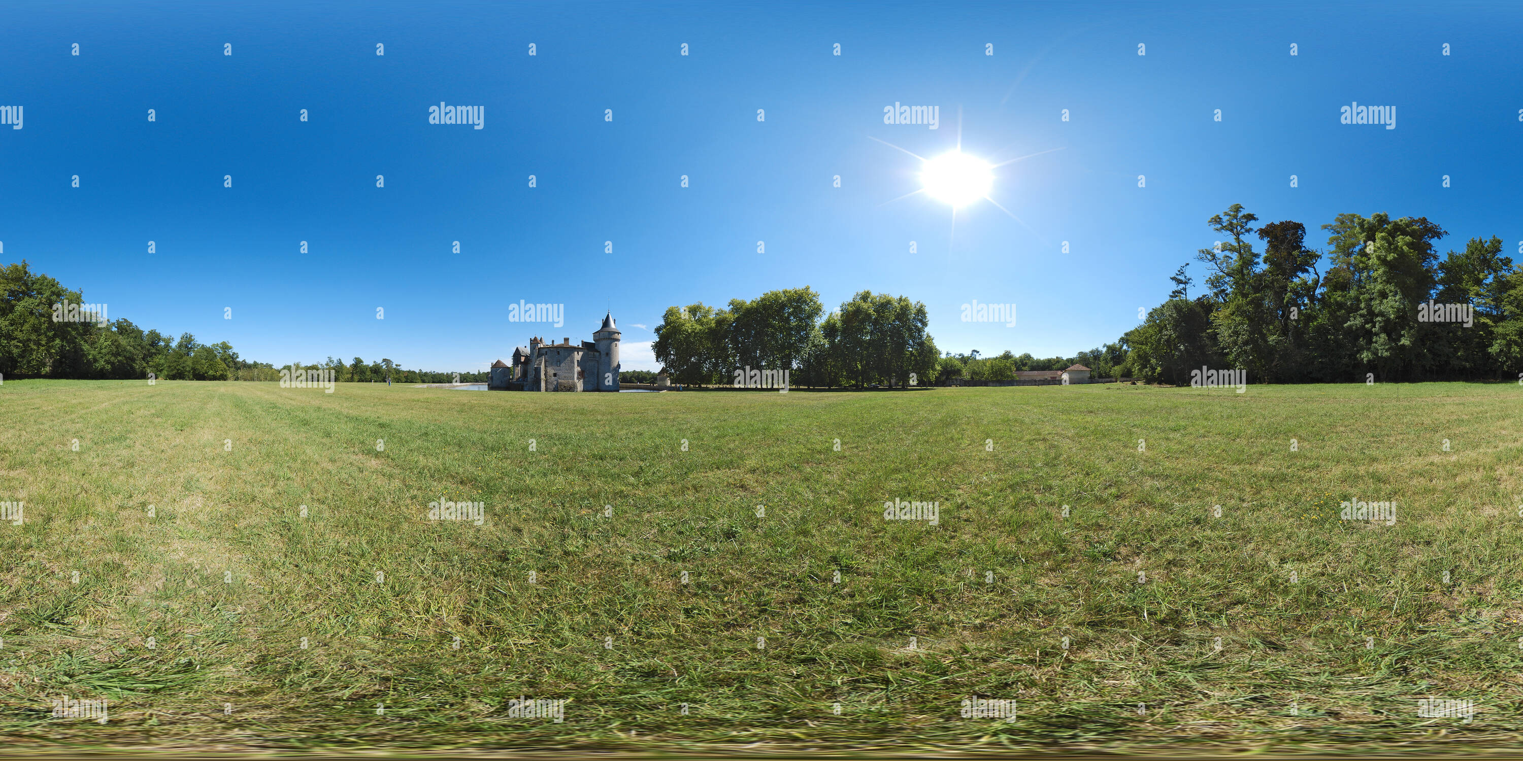 360 Grad Panorama Ansicht von Le Calme Château de La Brède - Frankreich