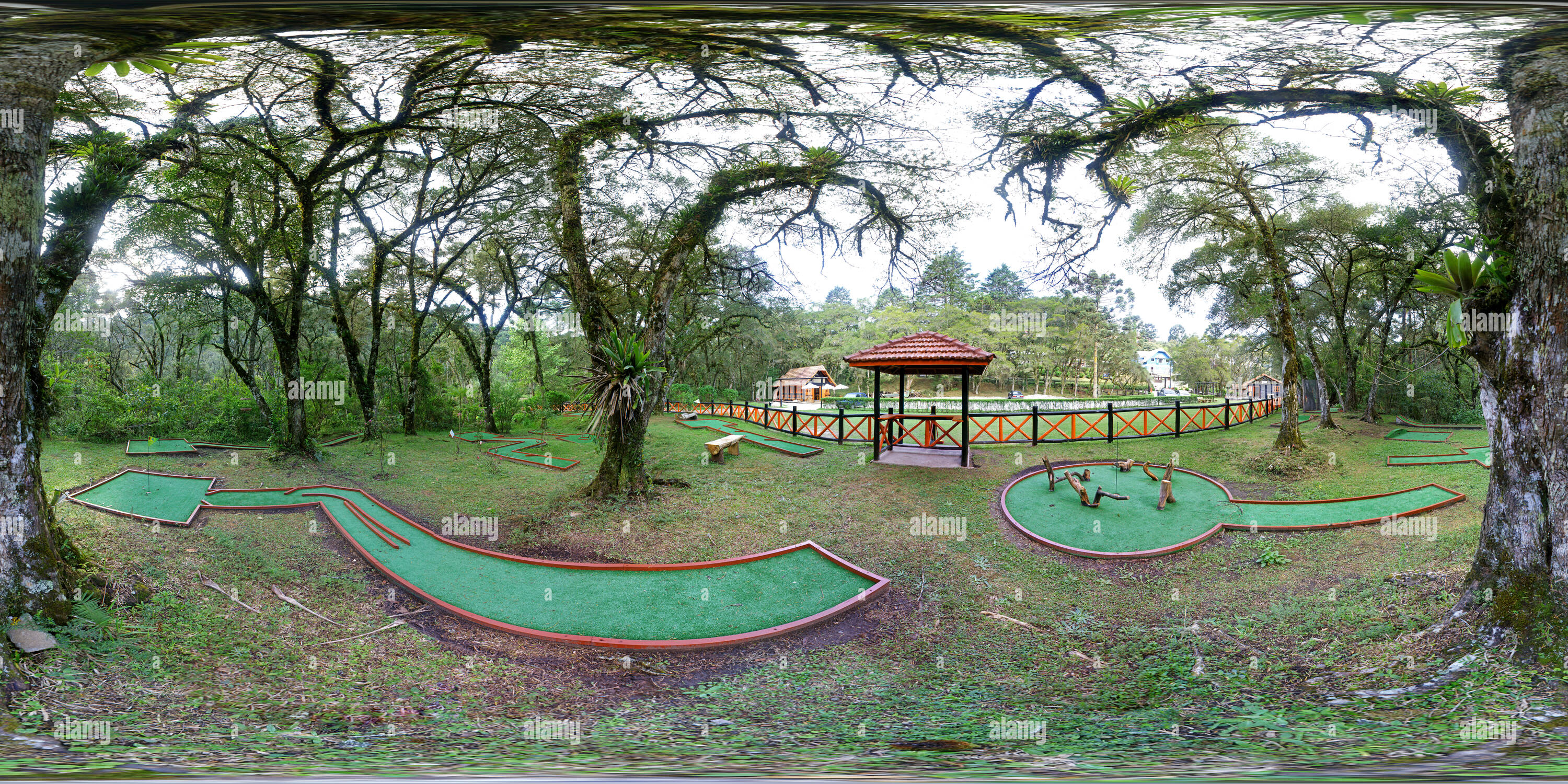 360 Grad Panorama Ansicht von Mini Golf da Altus Turismo Ecológico keine Bosque Silencio em Campos do Jordao tun