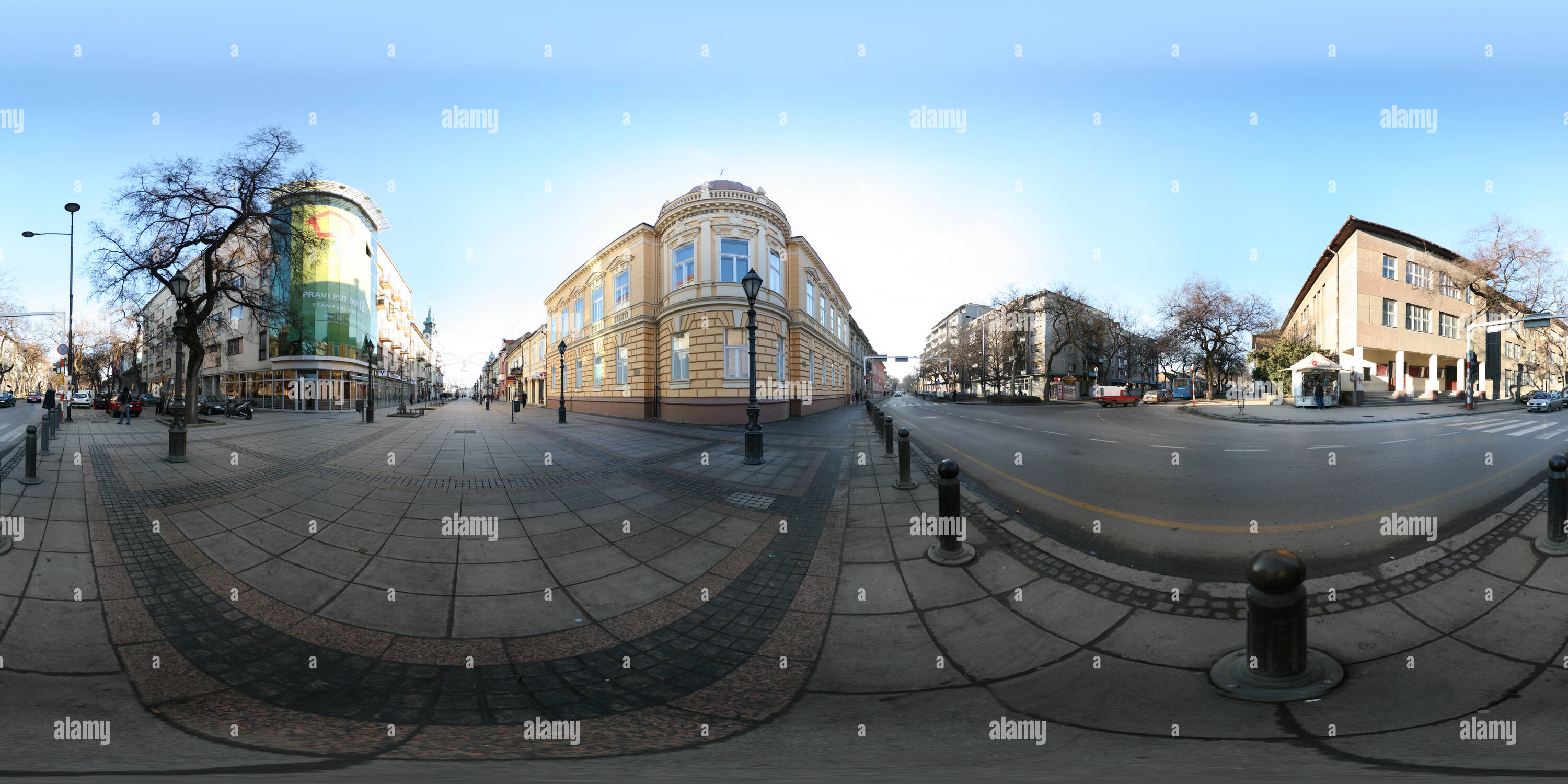 360 Grad Panorama Ansicht von Anfang Sombor Hauptstraße