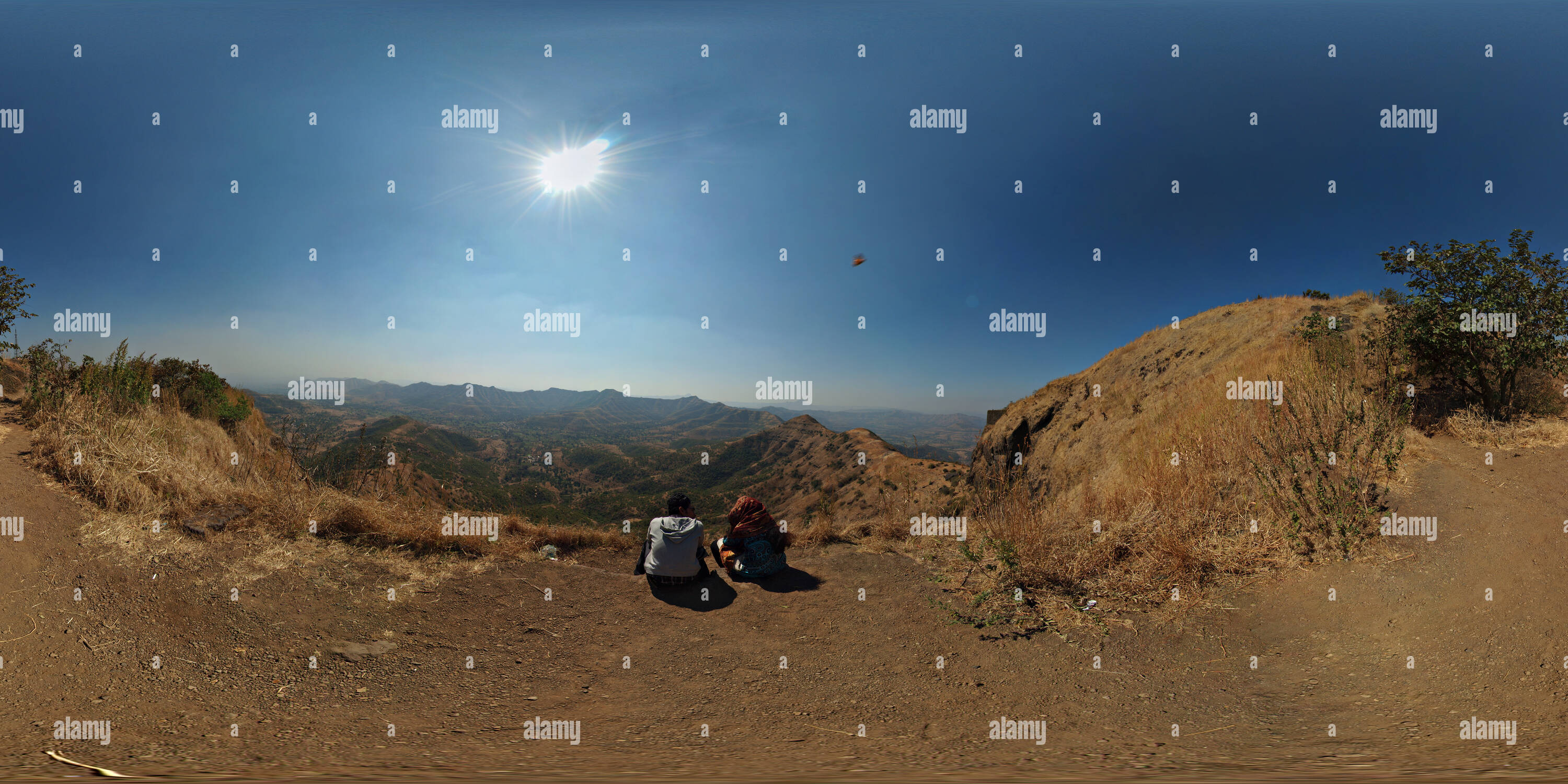 360 Grad Panorama Ansicht von Genießen Sie den Blick nach Süden von sinhagad Fort