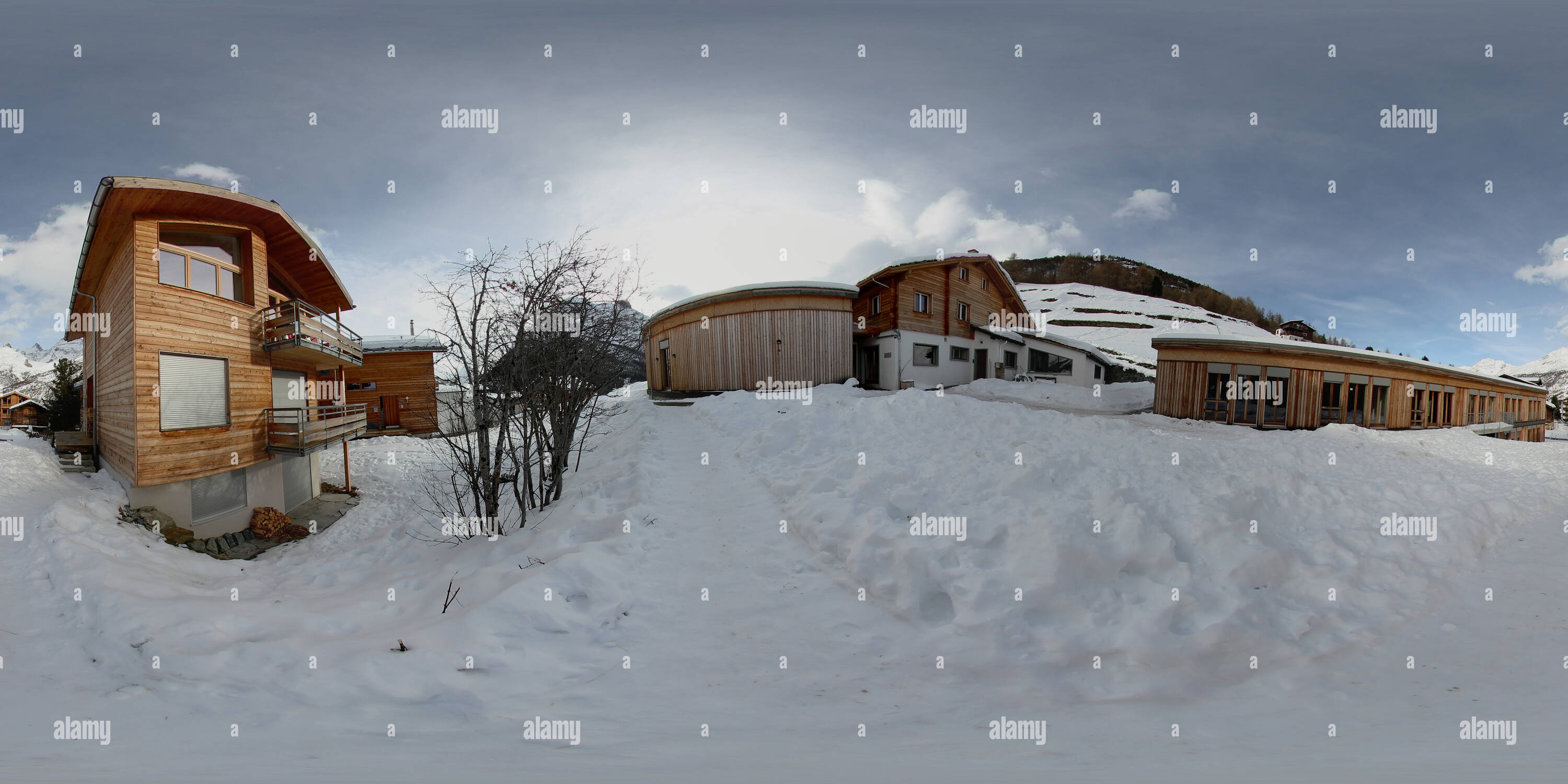 360 Grad Panorama Ansicht von Chalet Midori