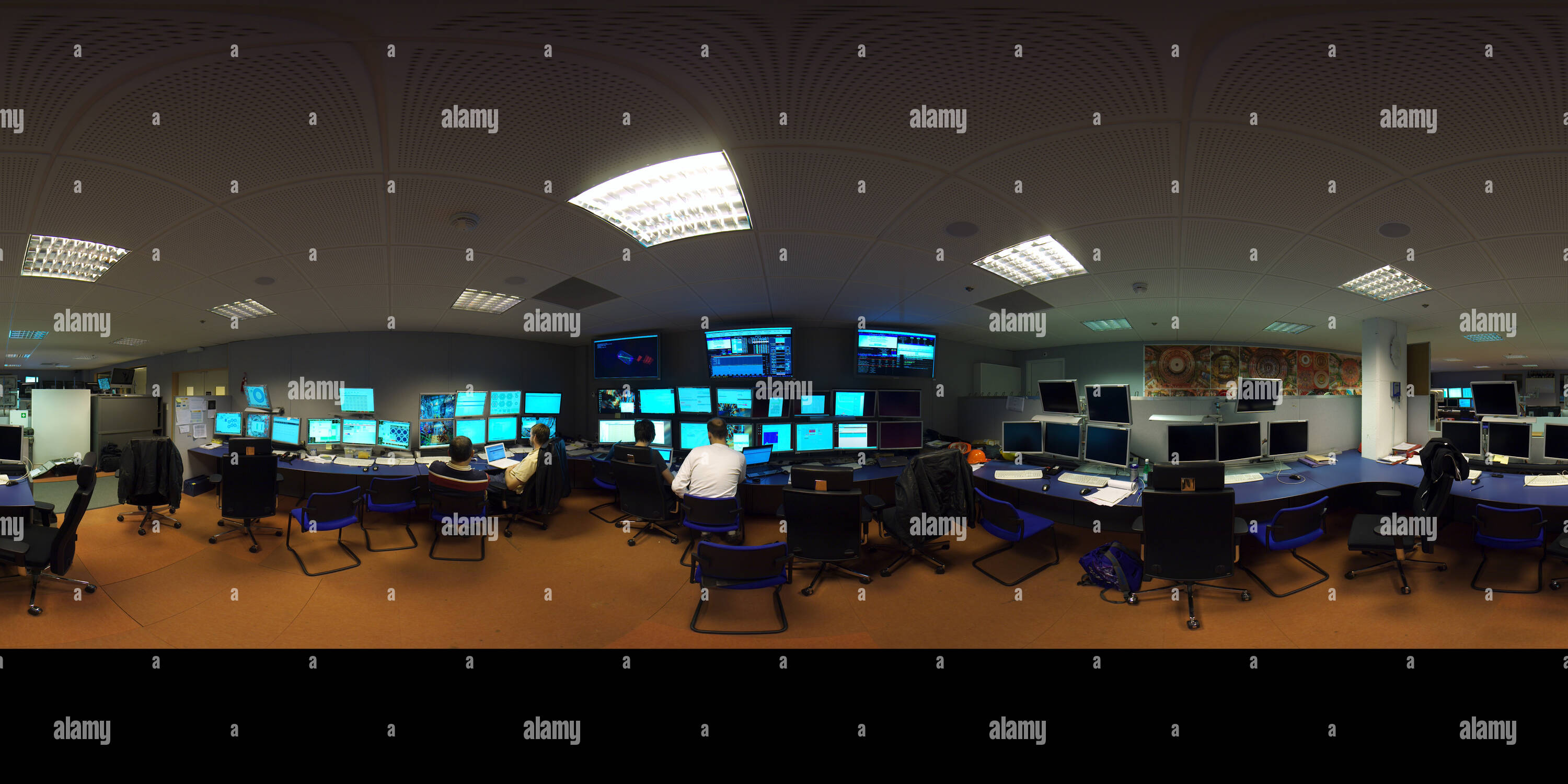 360 Grad Panorama Ansicht von CERN CMS Experiment control room