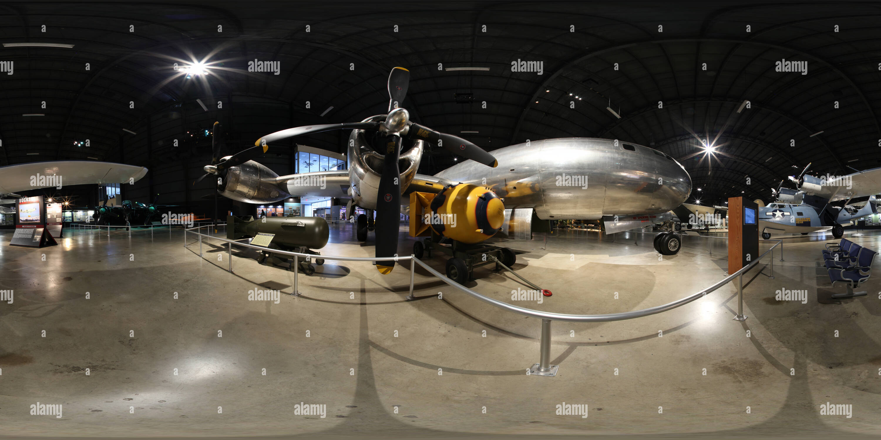 360 Grad Panorama Ansicht von Air Force Museum, B-29 Bomber Bockscar, 2