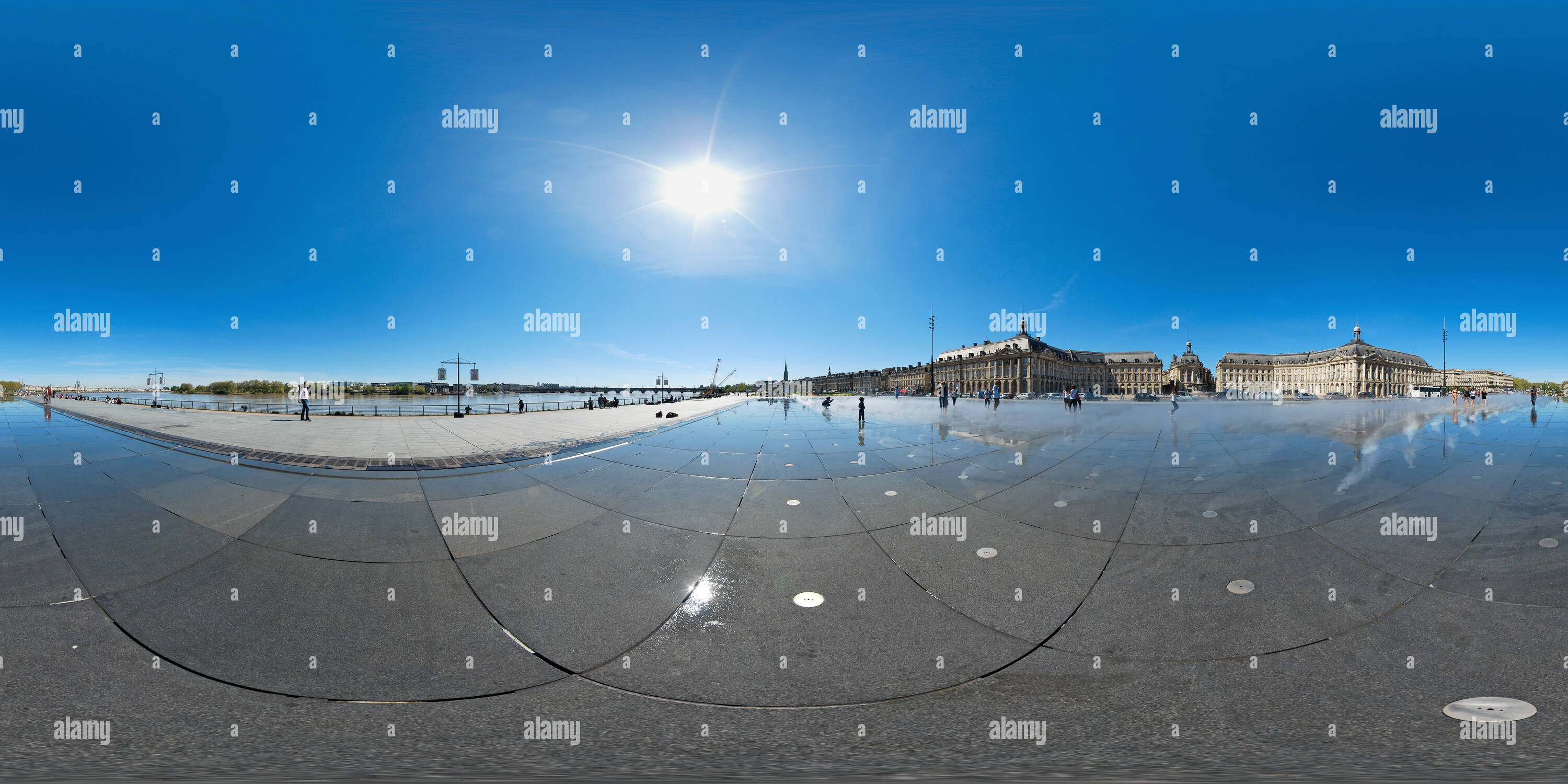 360 Grad Panorama Ansicht von Entspannungspolitik sur Le miroir d'Eau de Bordeaux - Frankreich
