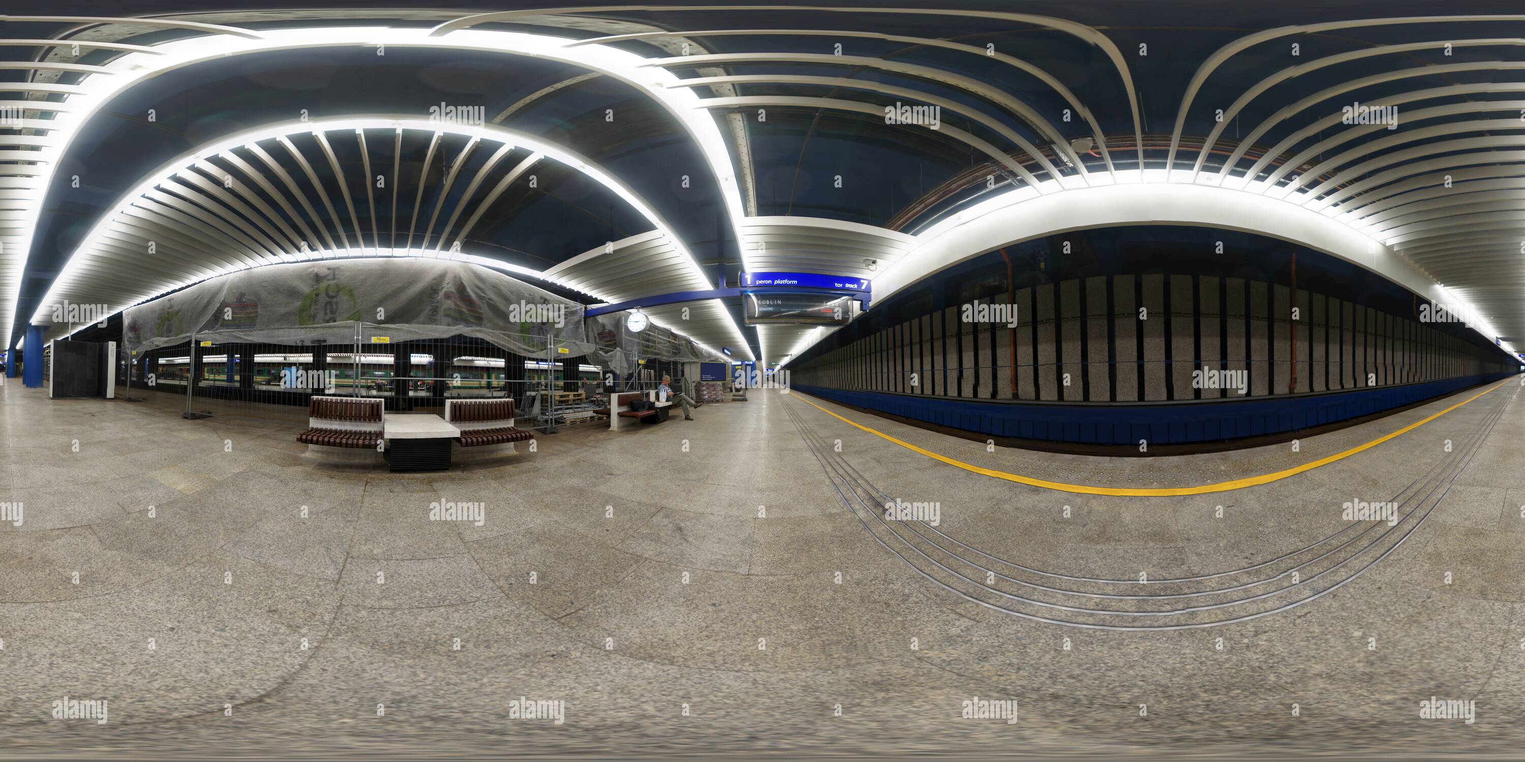 360 Grad Panorama Ansicht von Plattform1 am Warschau Centralna (Bahnhof) - im Rahmen der Instandsetzung