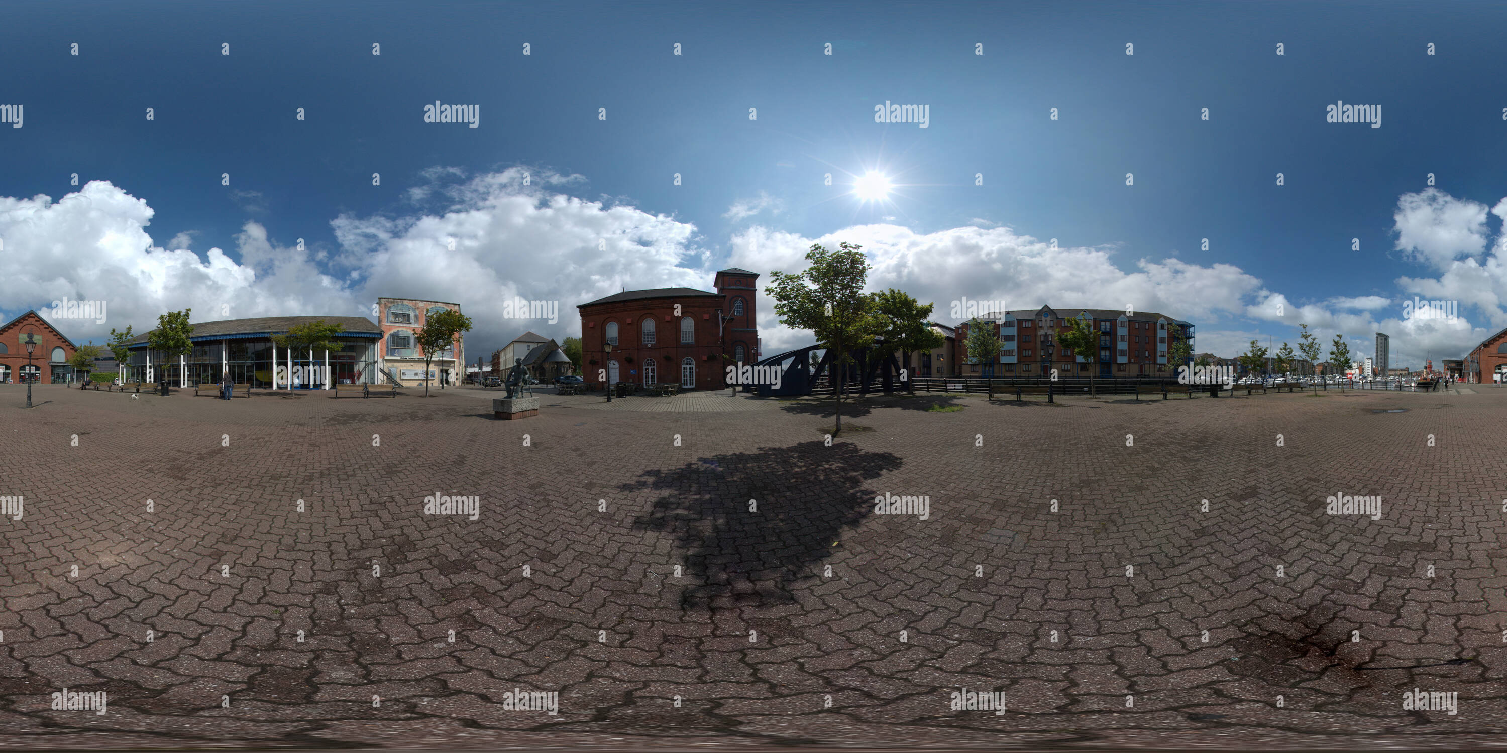 360 Grad Panorama Ansicht von Dylan Thomas Square