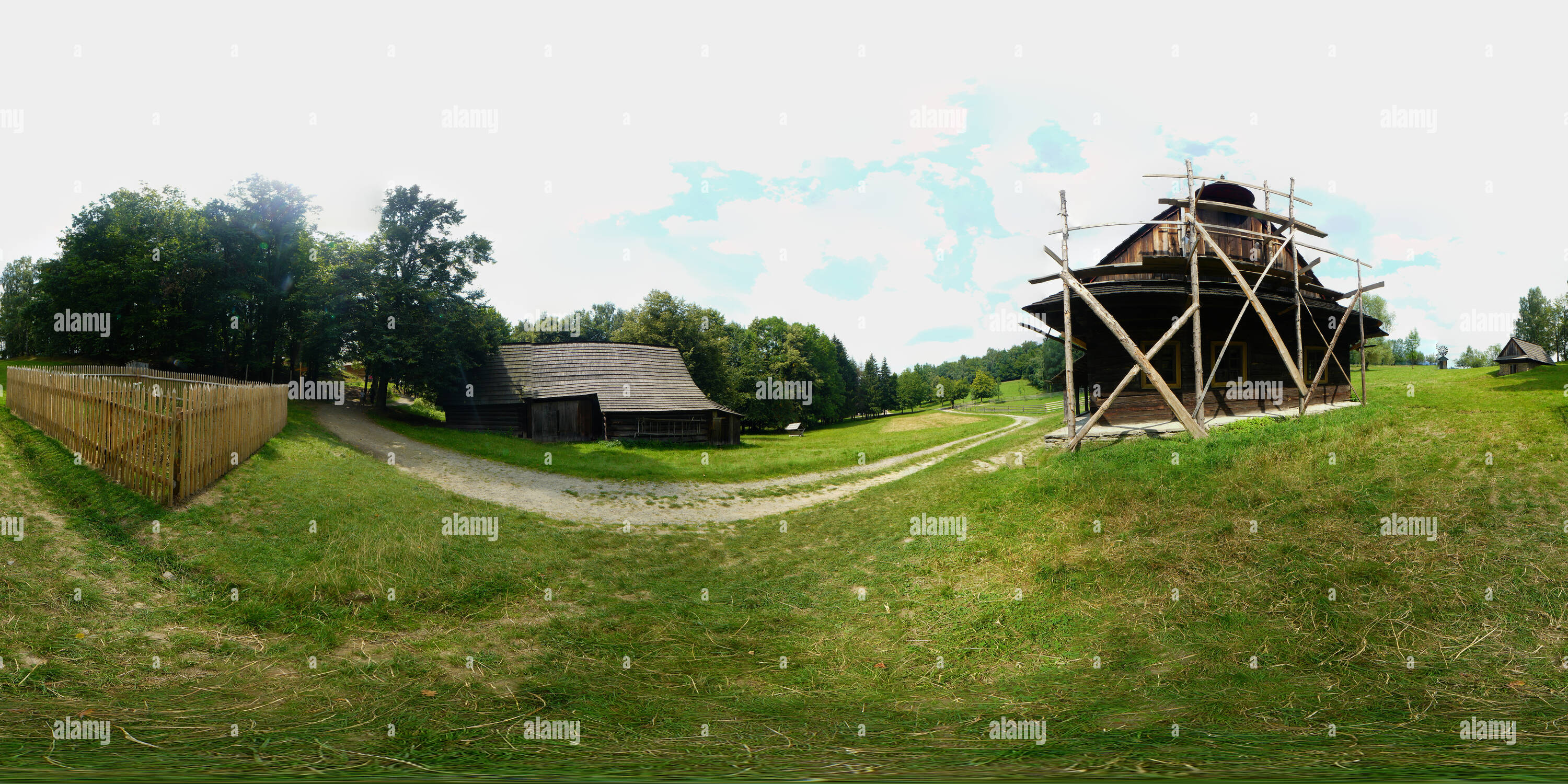 360 Grad Panorama Ansicht von Rožnov pod Radhoštěm - Valašská dědina 15 stavení