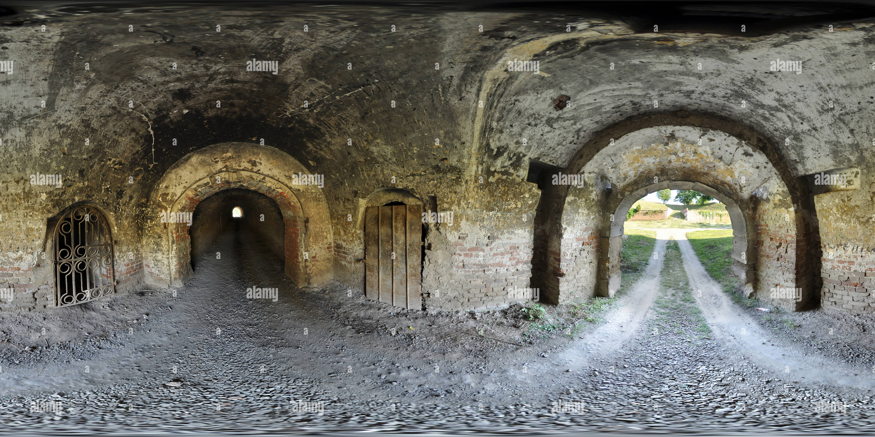 360 Grad Panorama Ansicht von Petrovaradinska Tvrdjava tunel-kapija