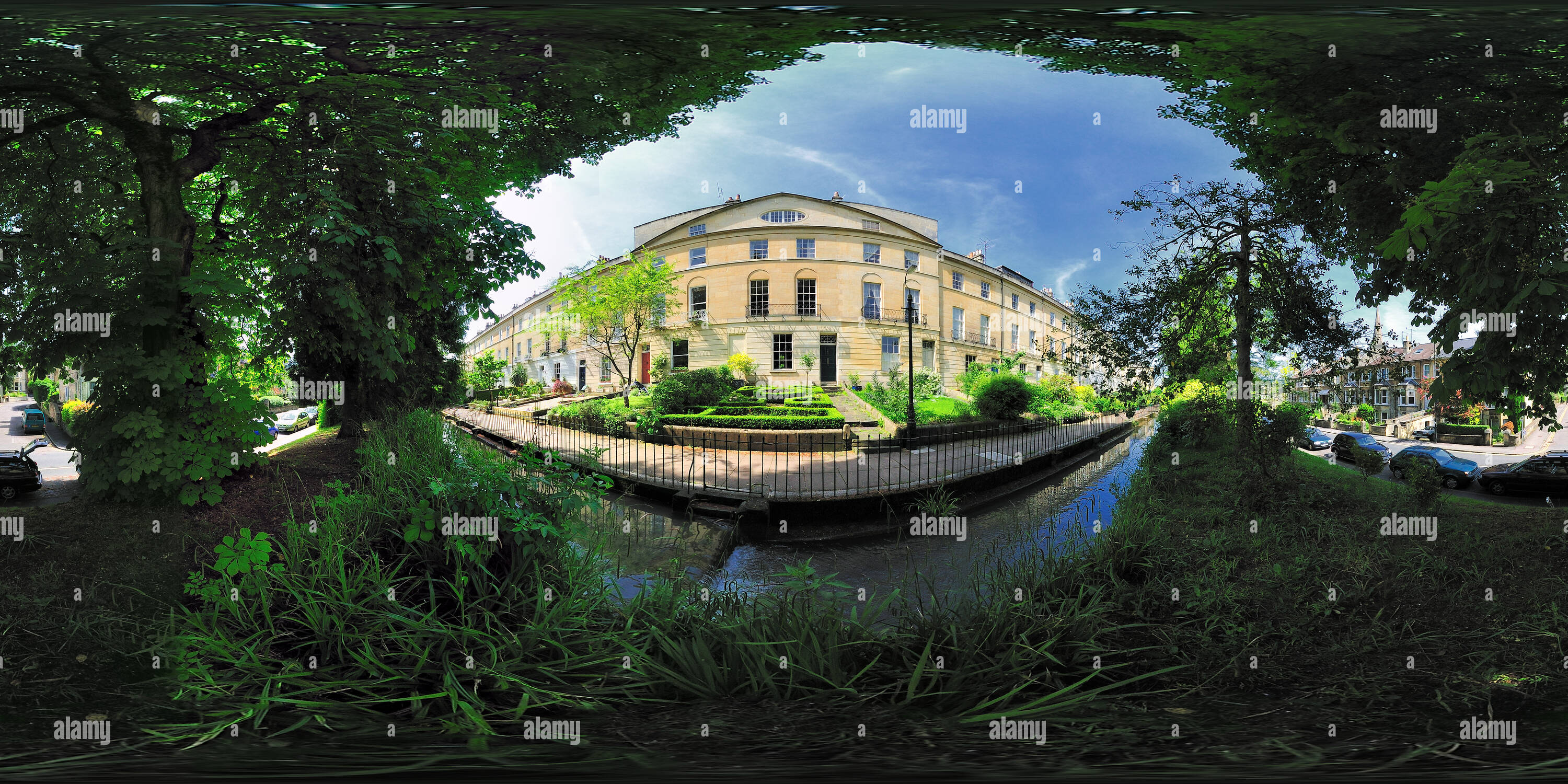 360 Grad Panorama Ansicht von Eine der versteckten Juwelen der Badewanne, vor Park Gebäude. Widcombe, Badewanne. VR