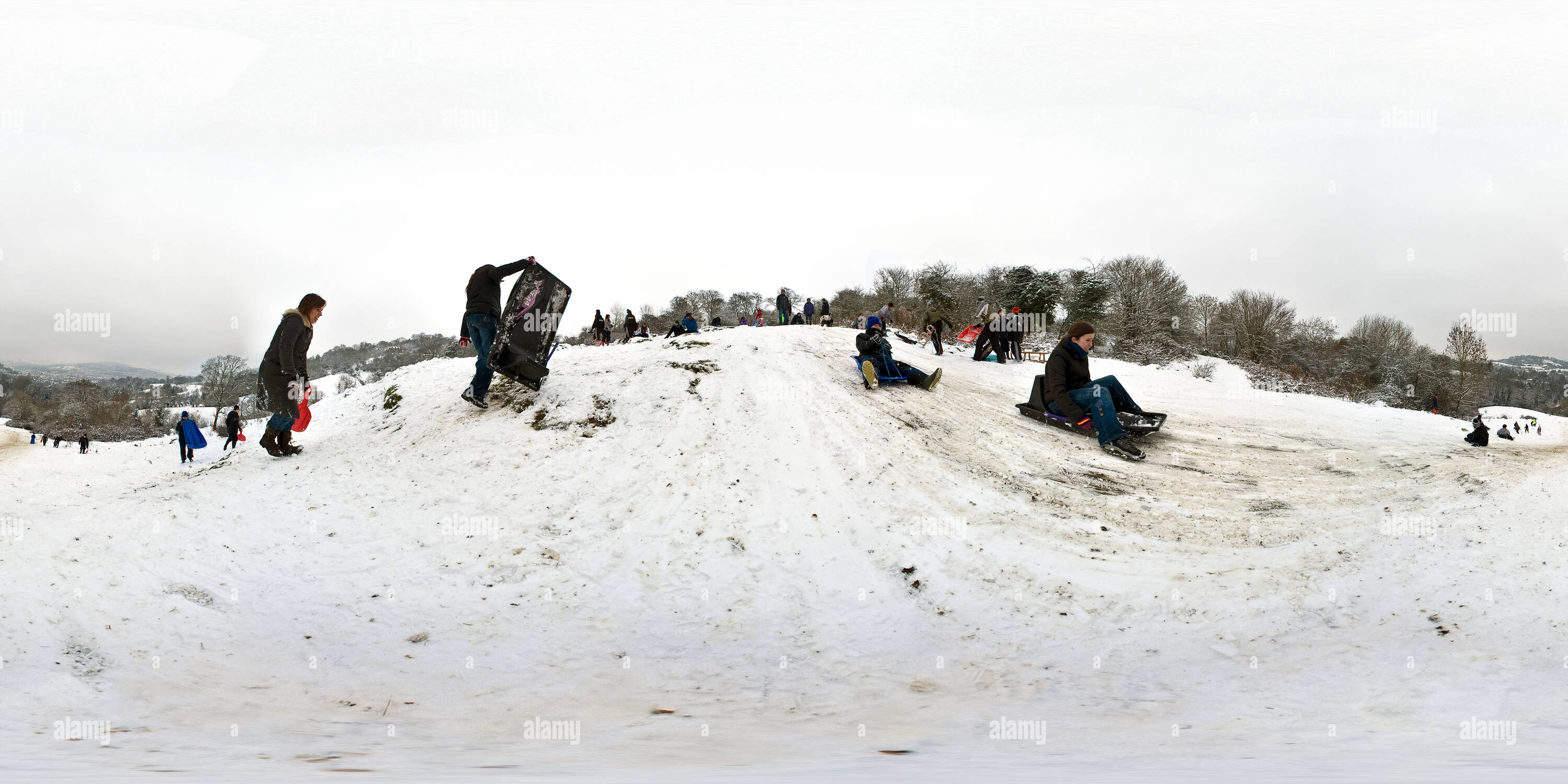 360 Grad Panorama Ansicht von Badewanne. Wintersport. Rodeln, Monument, das Feld. VR