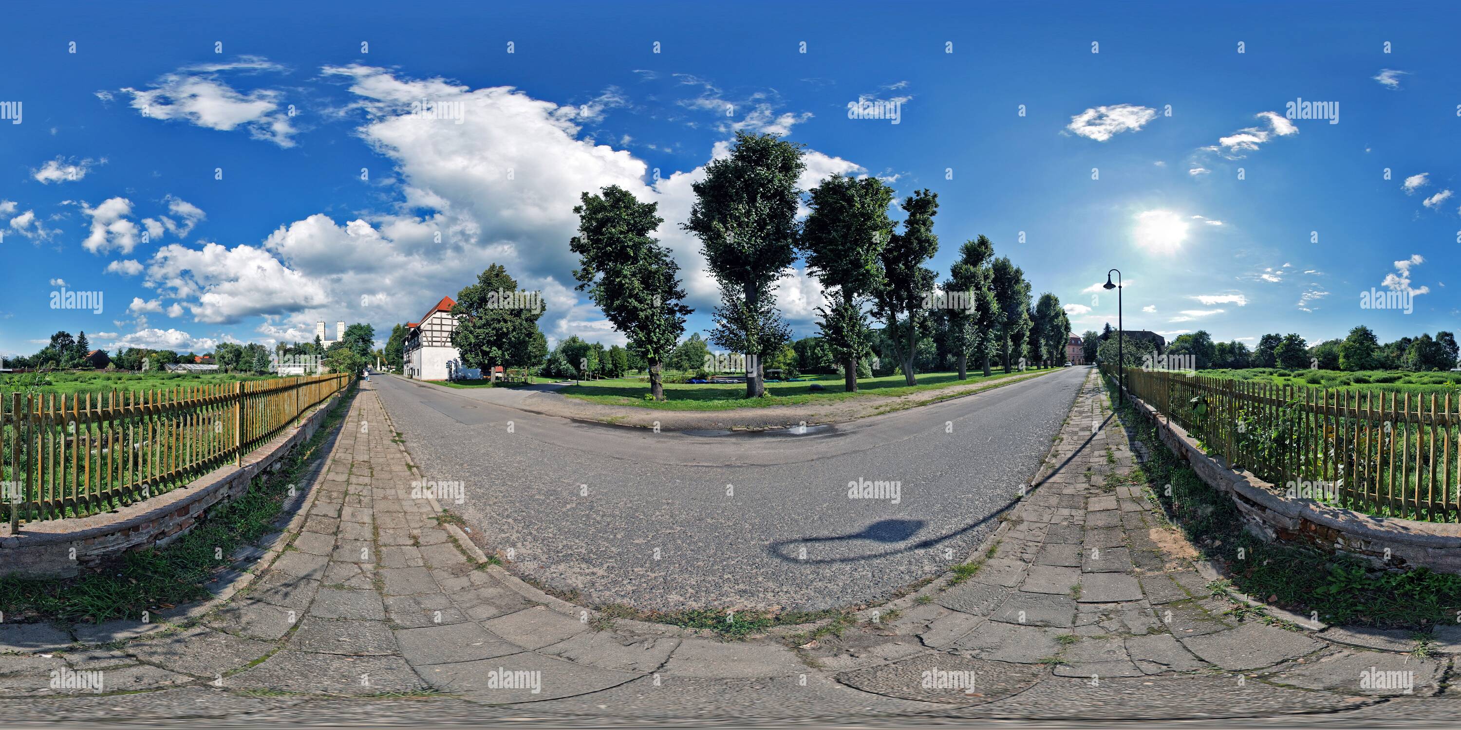 360 °-Ansicht auf Hafen und alte Getreidespeicher in Straupitz, Spreewald -  Alamy