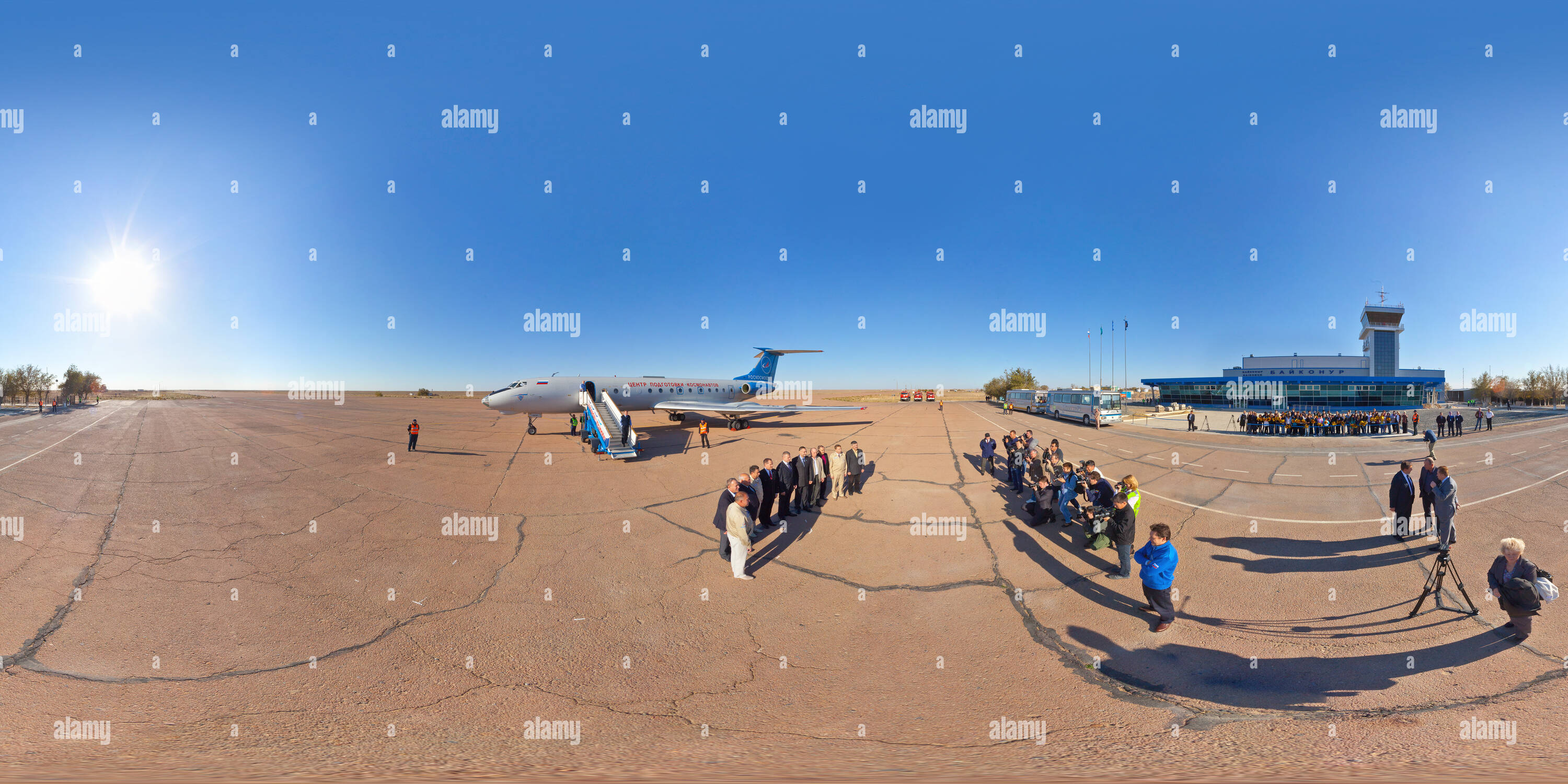 360 Grad Panorama Ansicht von Mannschaft von 33/34 lange Expedition auf der ISS angekommen nach Baikonur