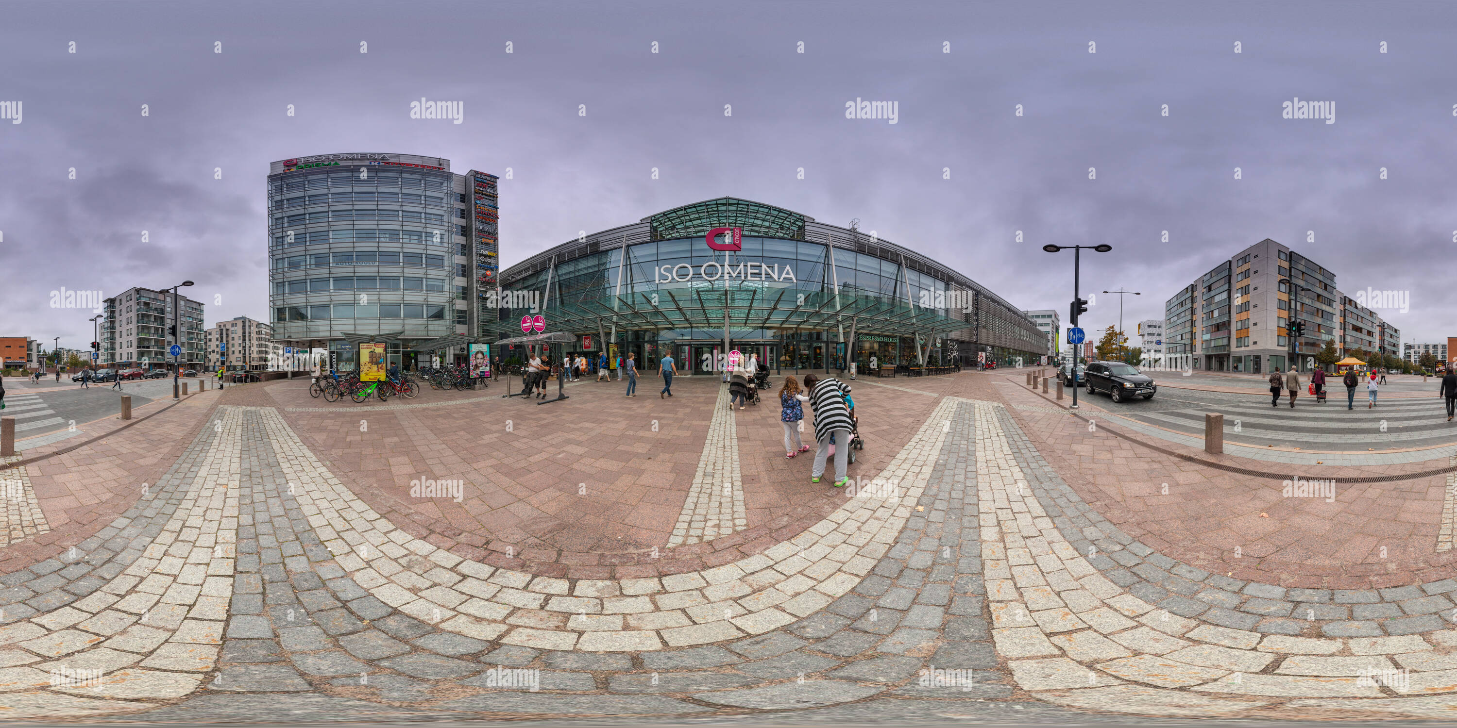360-ansicht-auf-iso-omena-einkaufszentrum-espoo-alamy