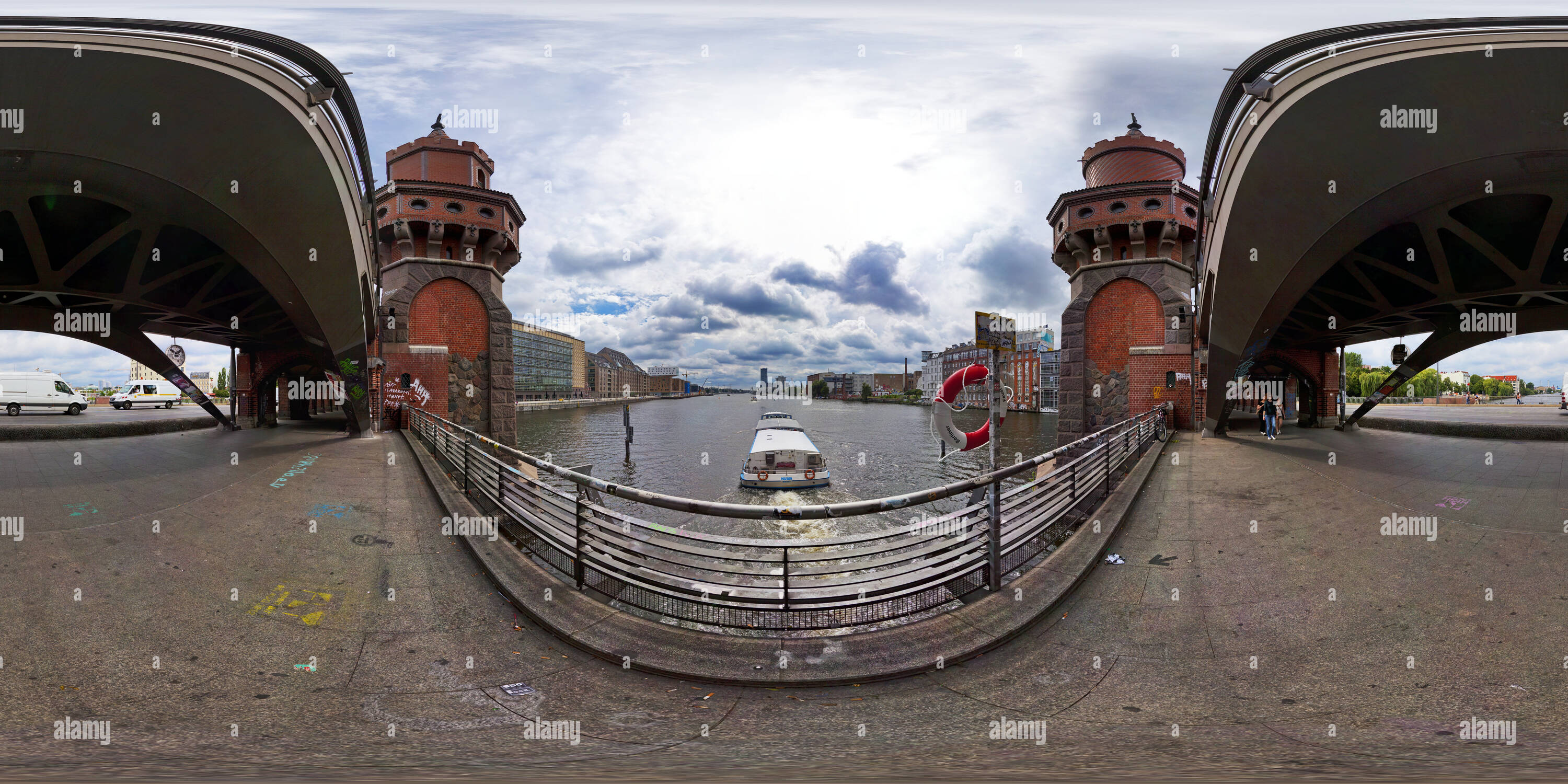 360 Grad Panorama Ansicht von Die Oberbaumbrücke Berlin