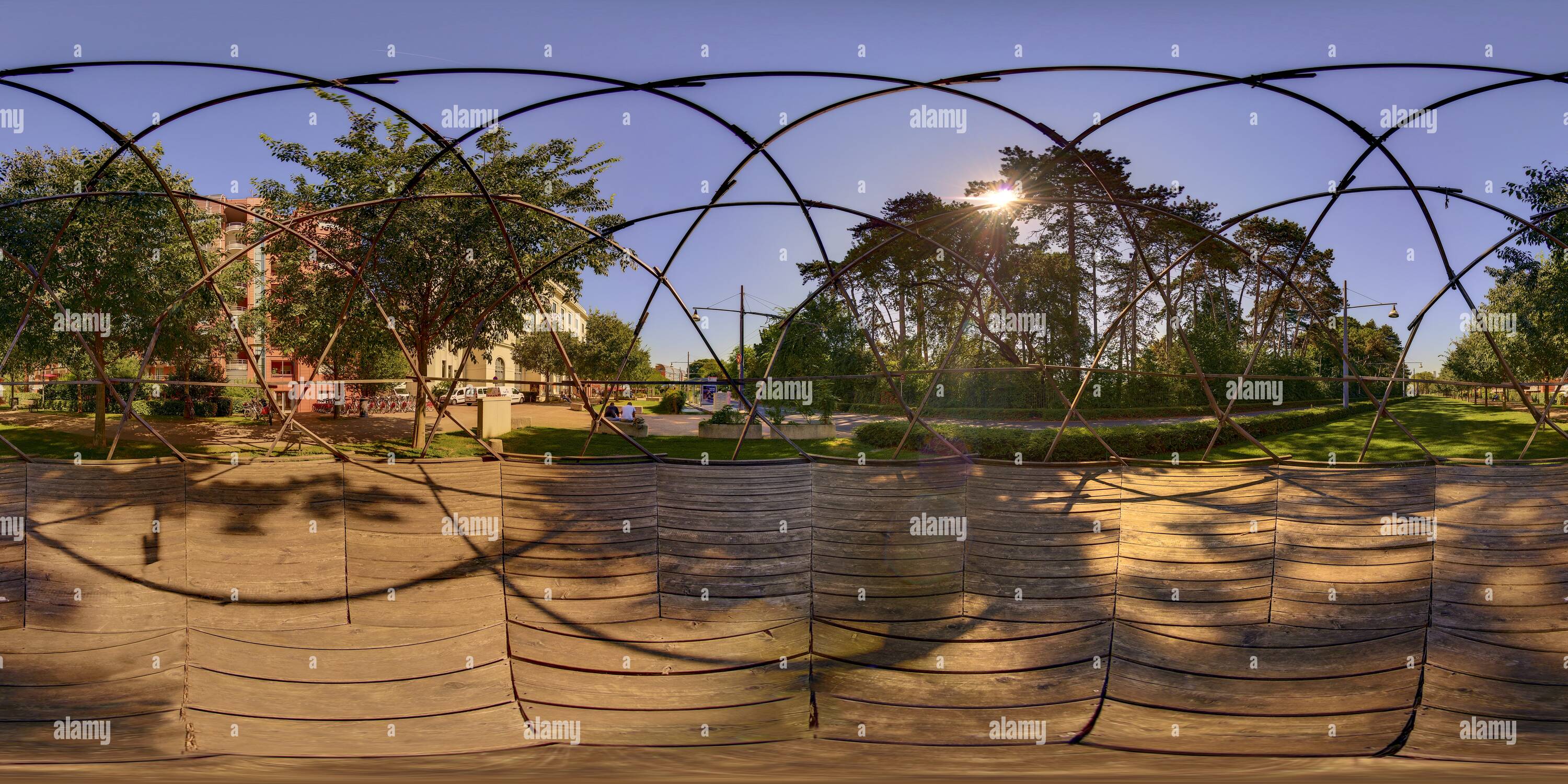 360 Grad Panorama Ansicht von Bear Island Dome, Richard Buckminster Fuller, Mac-Lyon, Auvergne Rhône Alpes6799