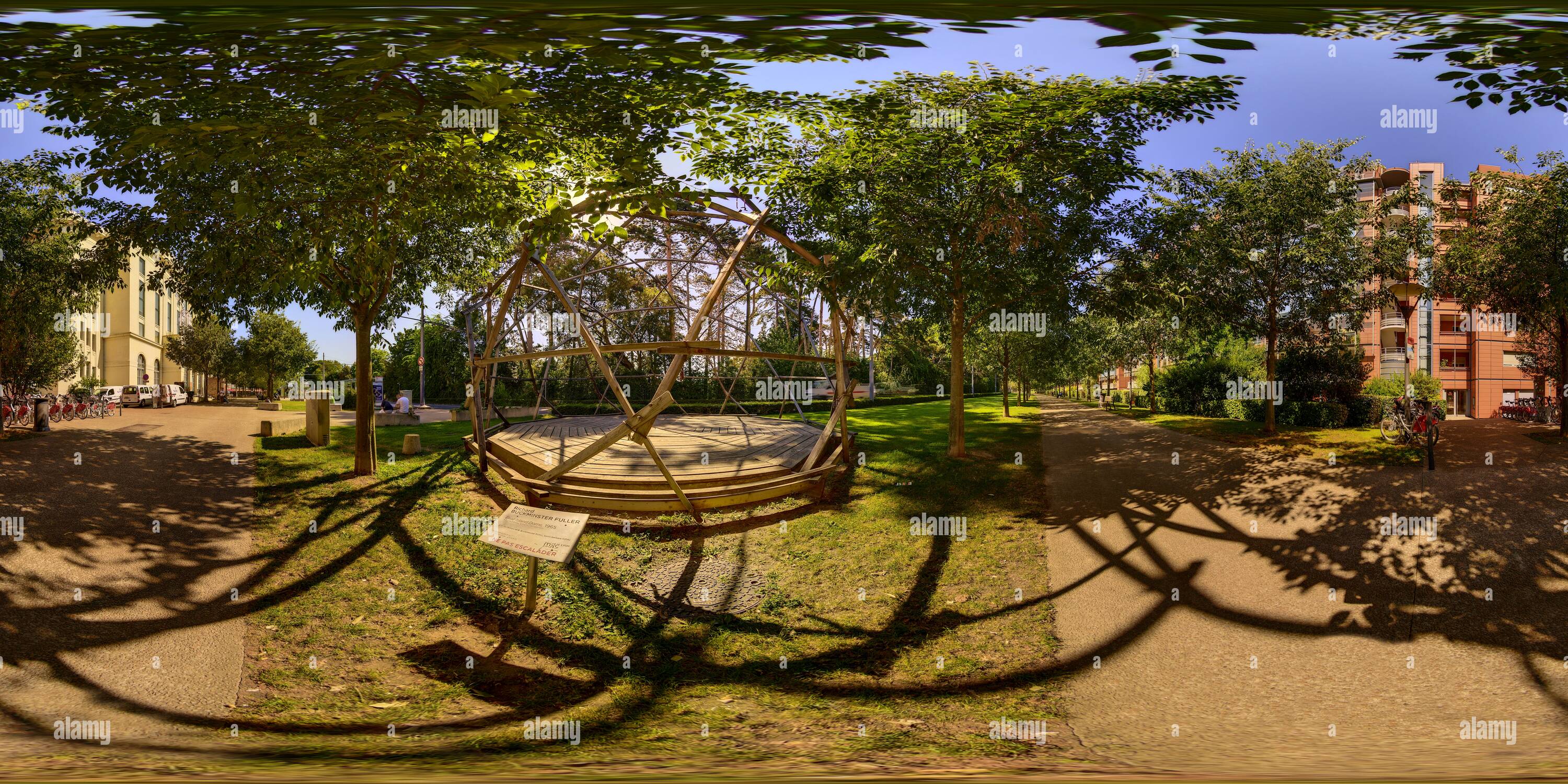 360 Grad Panorama Ansicht von Bear Island Dome, Richard Buckminster Fuller, Mac-Lyon, Auvergne Rhône Alpes 6783