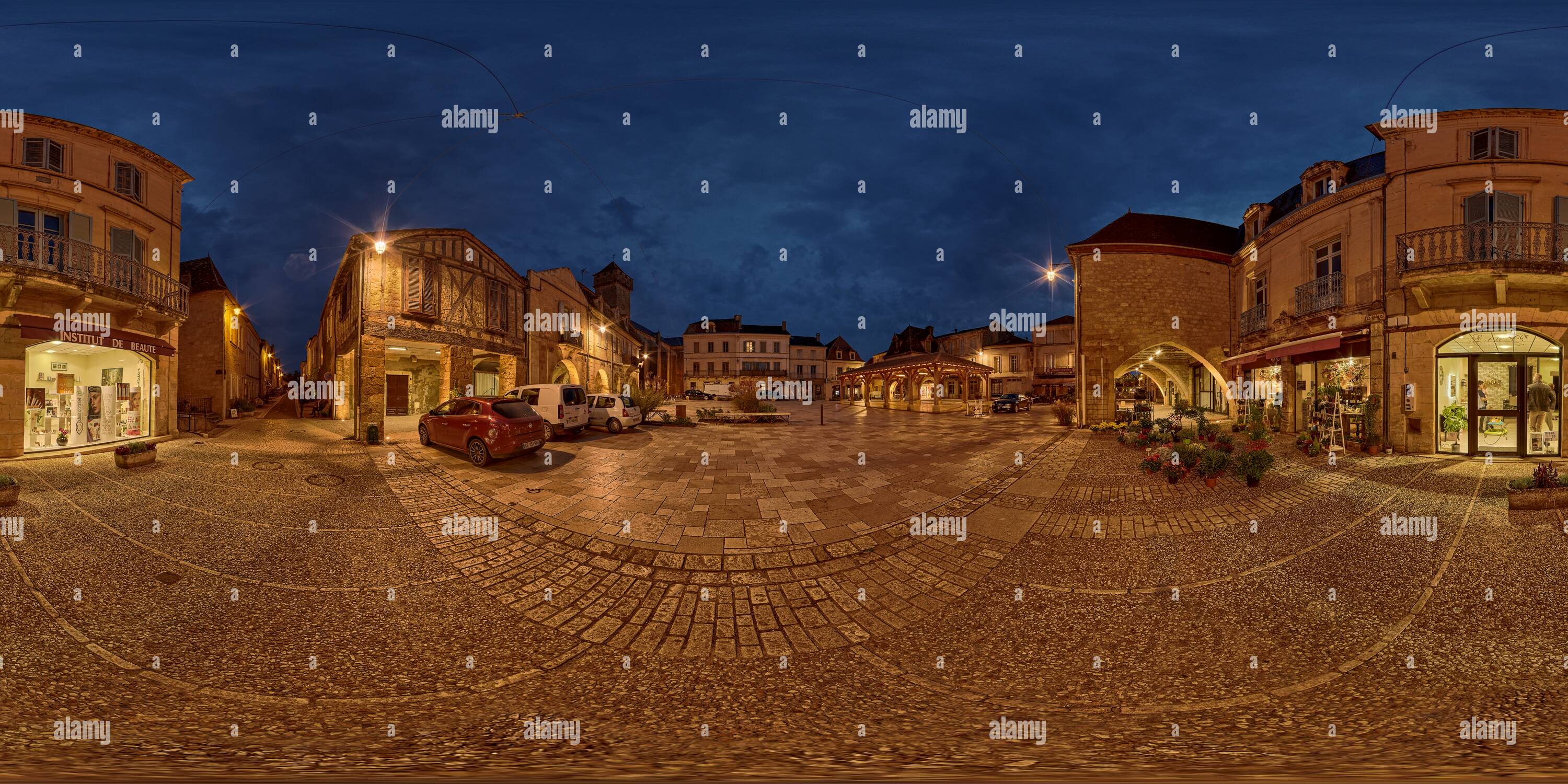 360 Grad Panorama Ansicht von La Bastide Beaumont du Perigord, Place Jean Moulin 2284