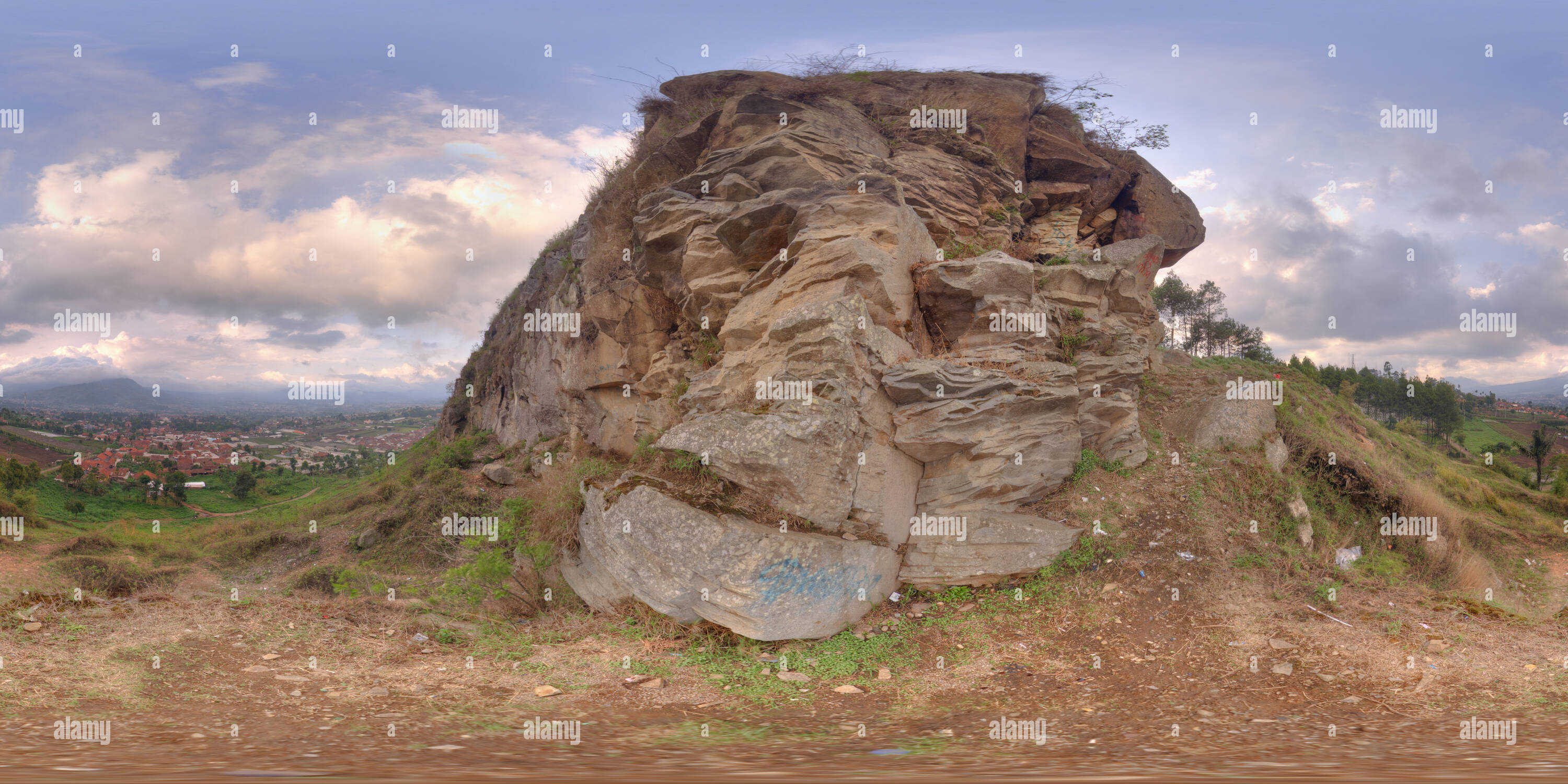 360 Grad Panorama Ansicht von Die Klippe, Gunung Batu, Lembang