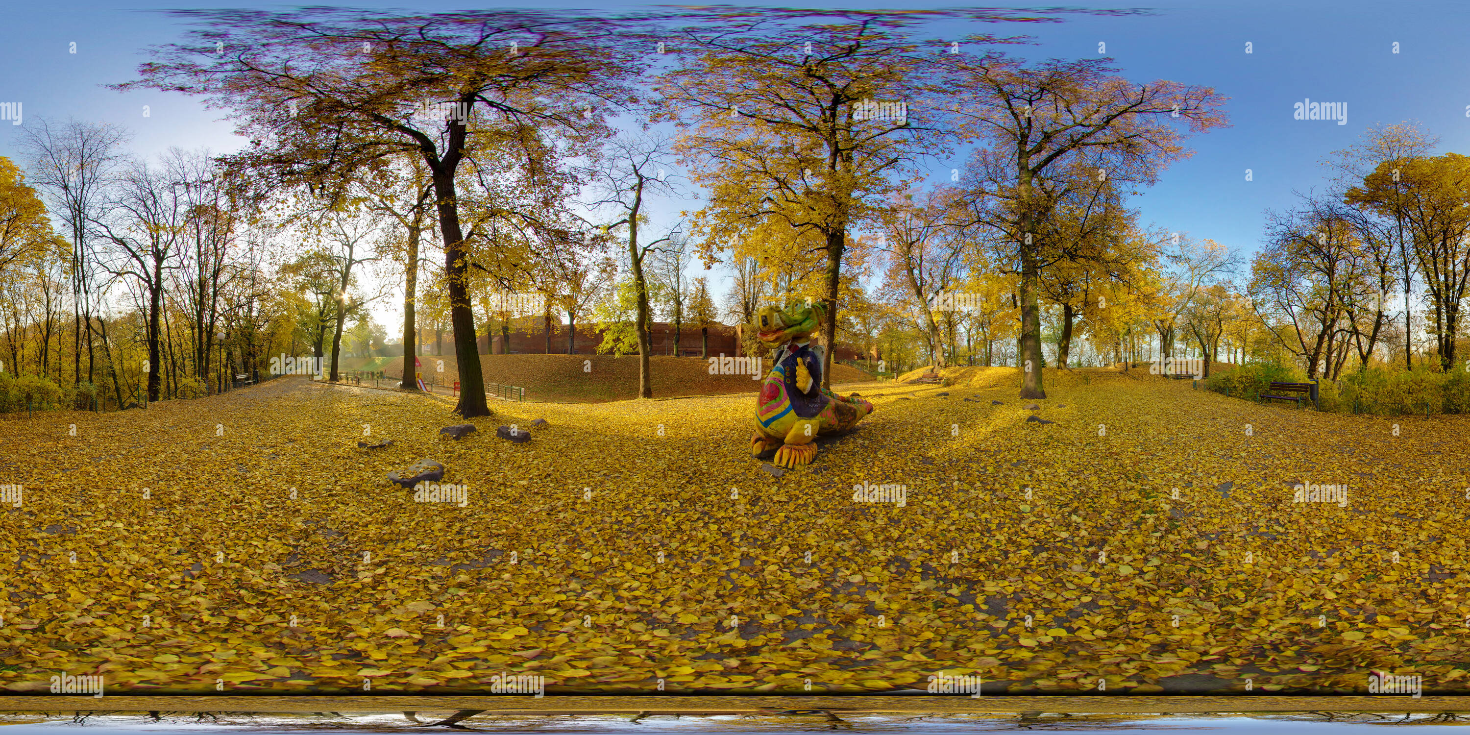 360 Grad Panorama Ansicht von Chelmno - der Park Nowe Planty im Herbst