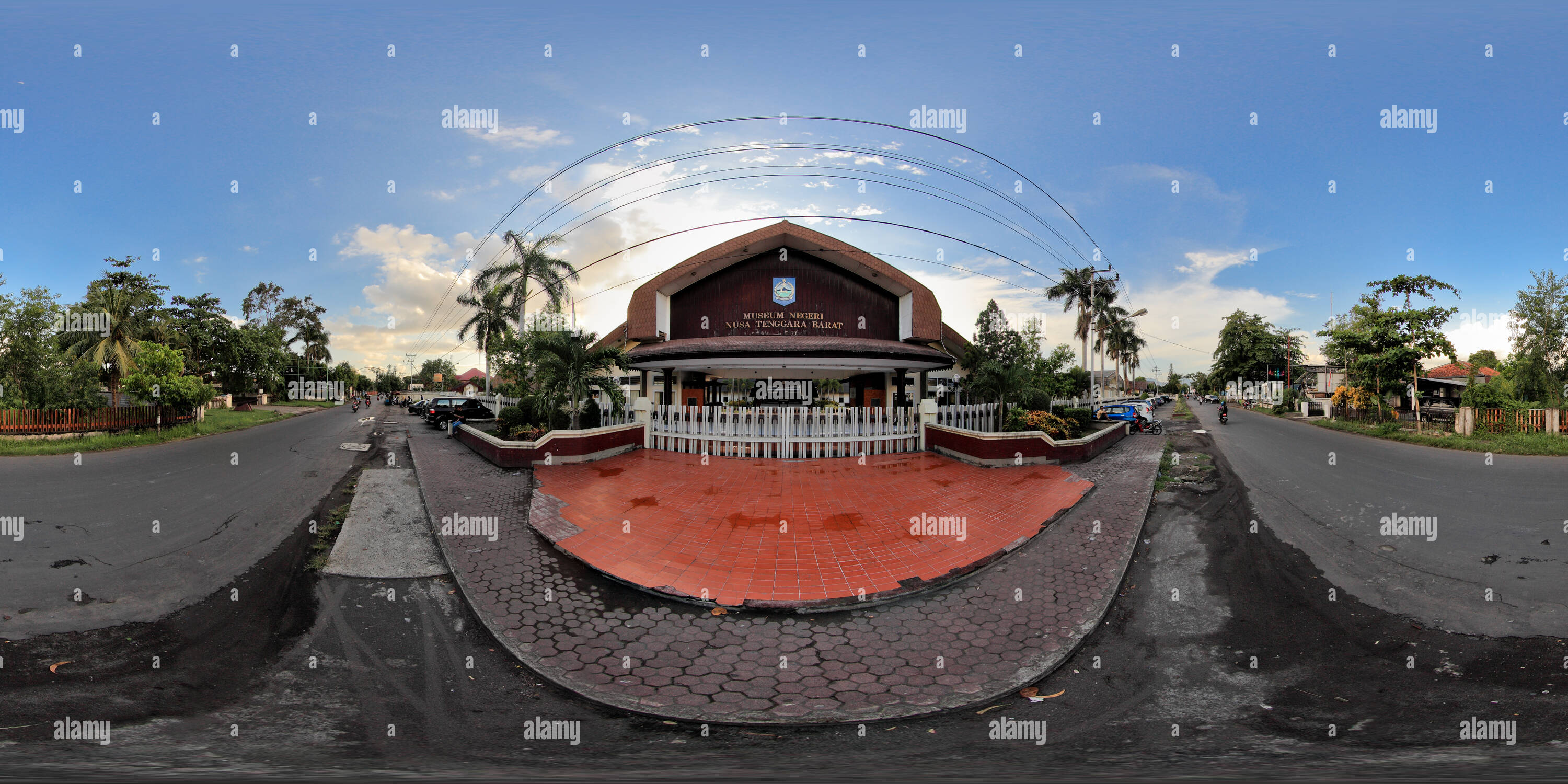 360 Grad Panorama Ansicht von Museum Negeri Nusa Tenggara Barat 1.