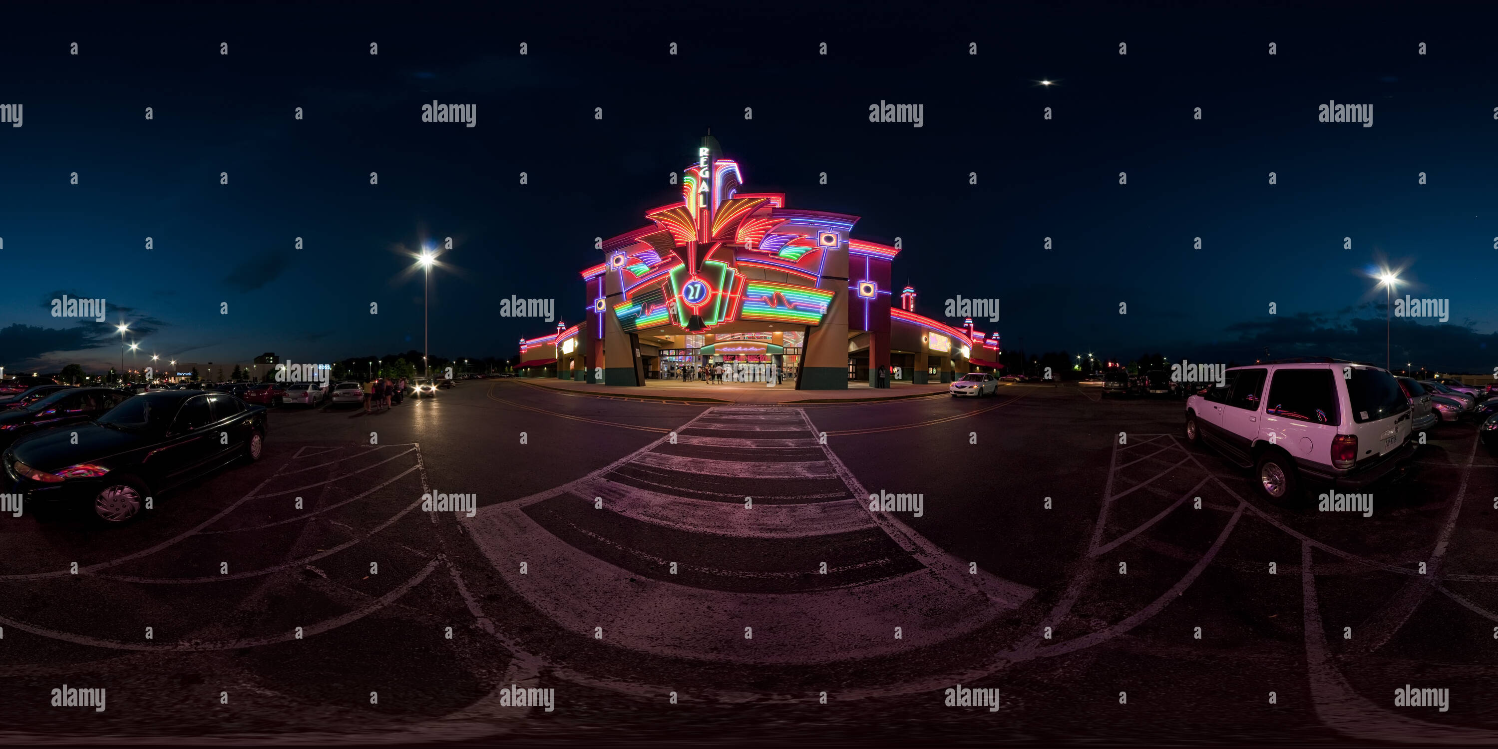 Regal North Hollywood - w1v8gvs
