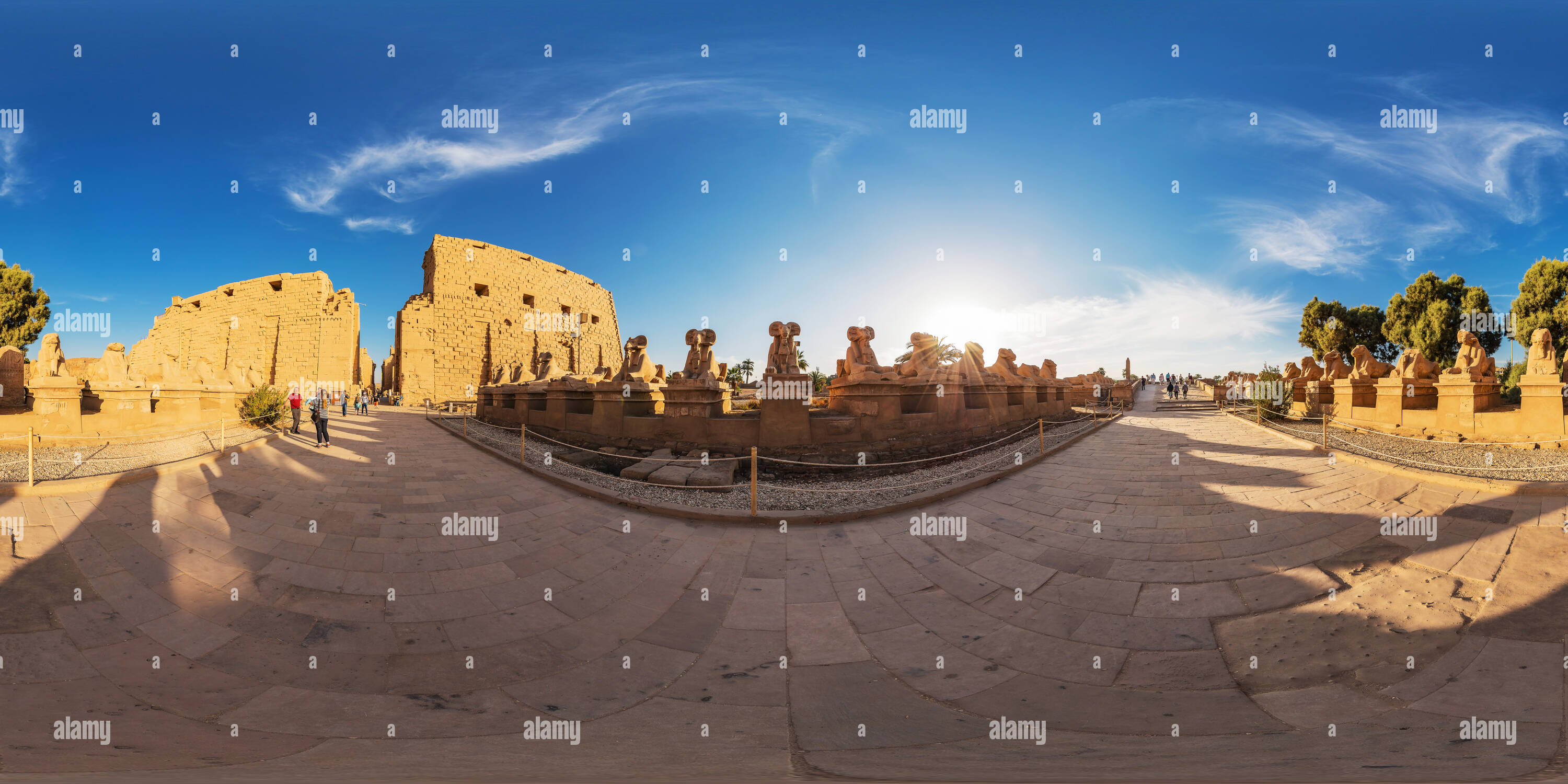 360 Grad Panorama Ansicht von Karnak-tempel - Widder Gasse vor dem ersten Pylon