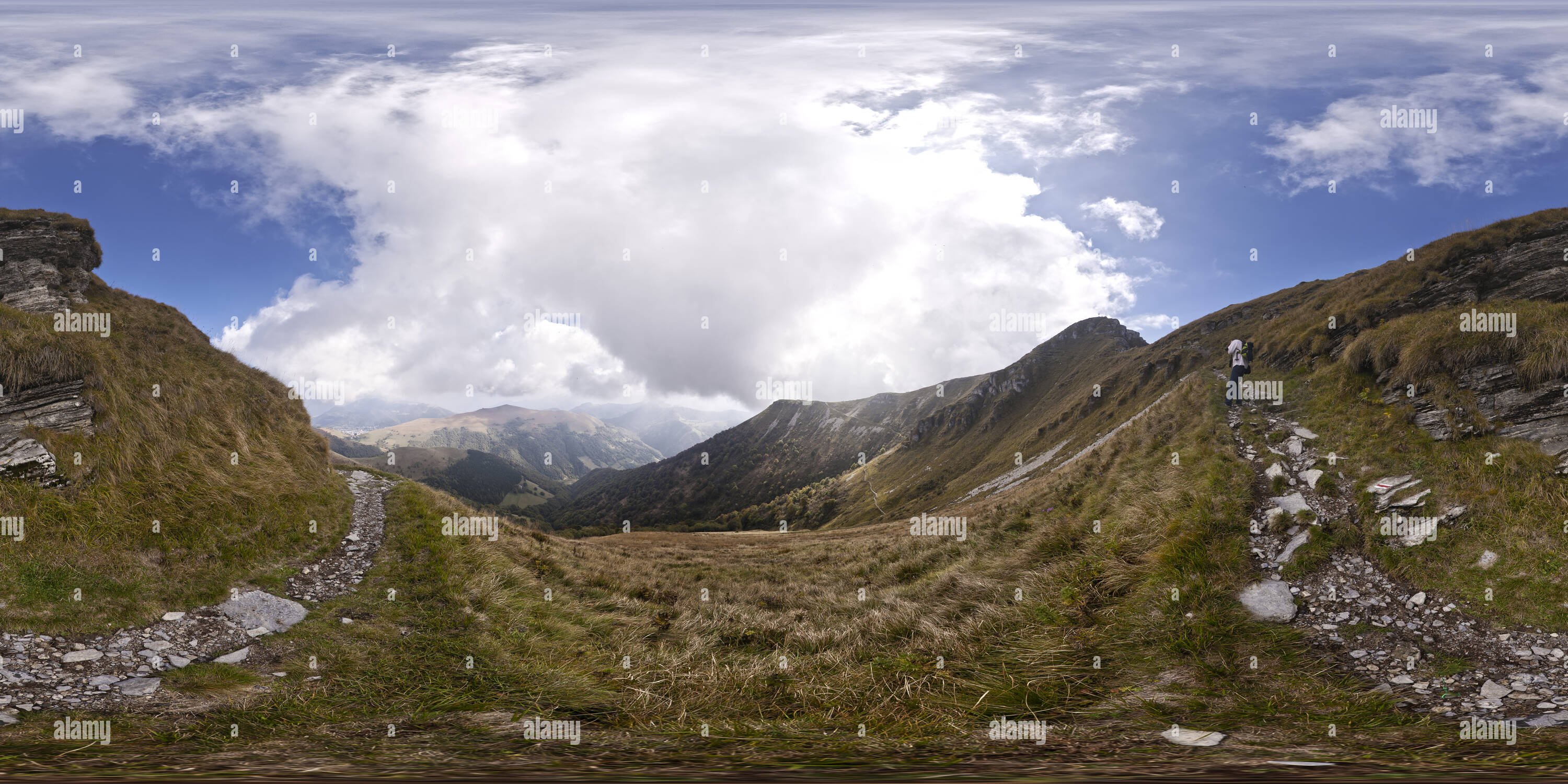 360 Grad Panorama Ansicht von Monte Generoso, versante Italiano